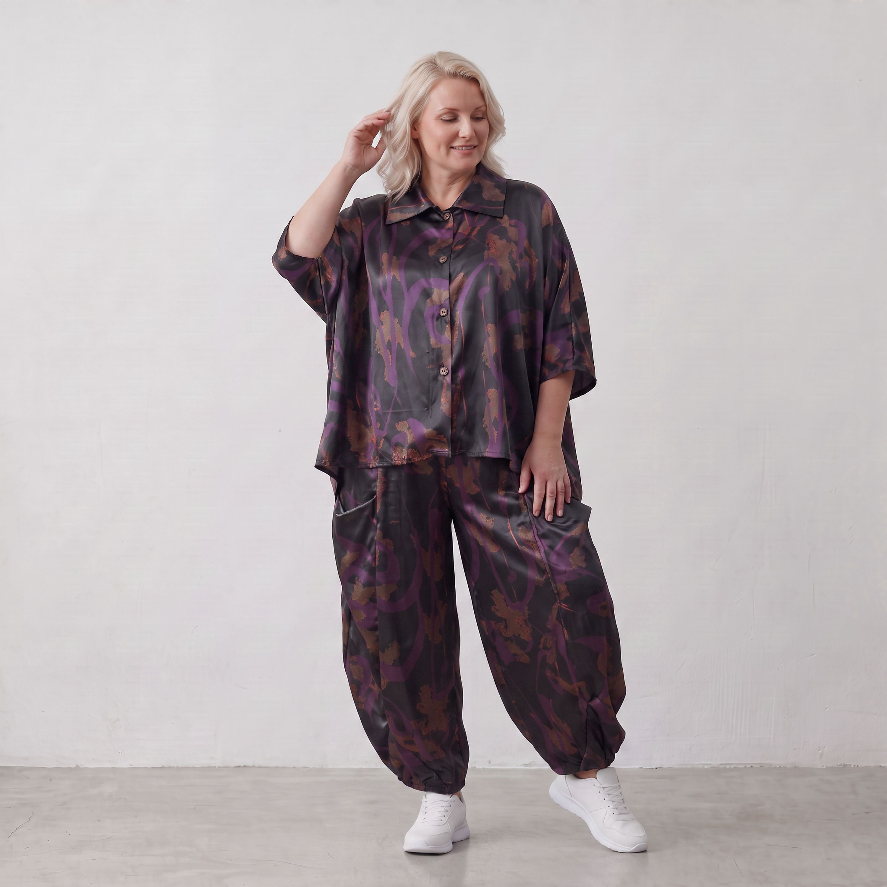 AKH Fashion · Blouse · PlumOrchid · 7092 · NoirAbstract