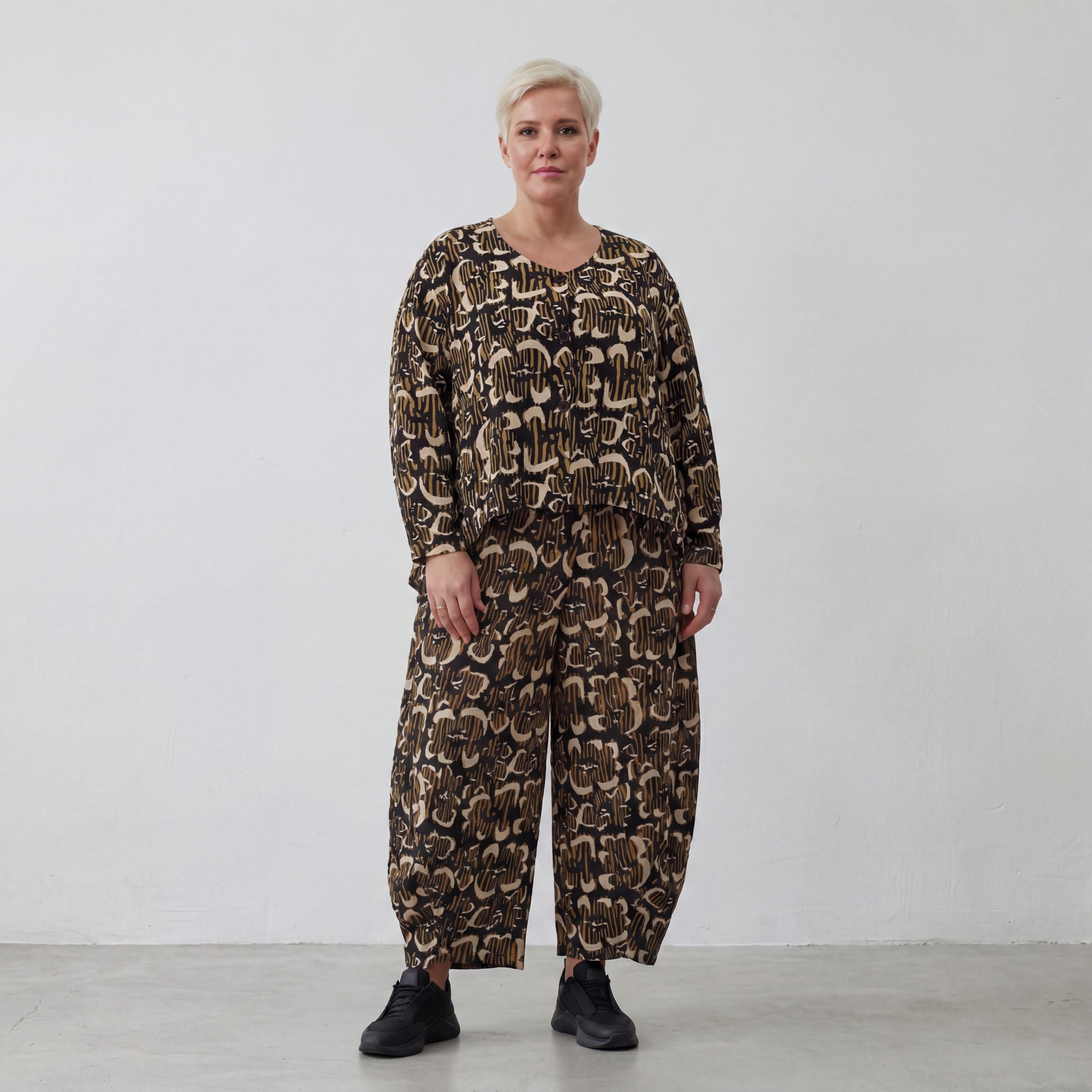 AKH Fashion 130-UrbanSafari, Black-Sand-Beige
