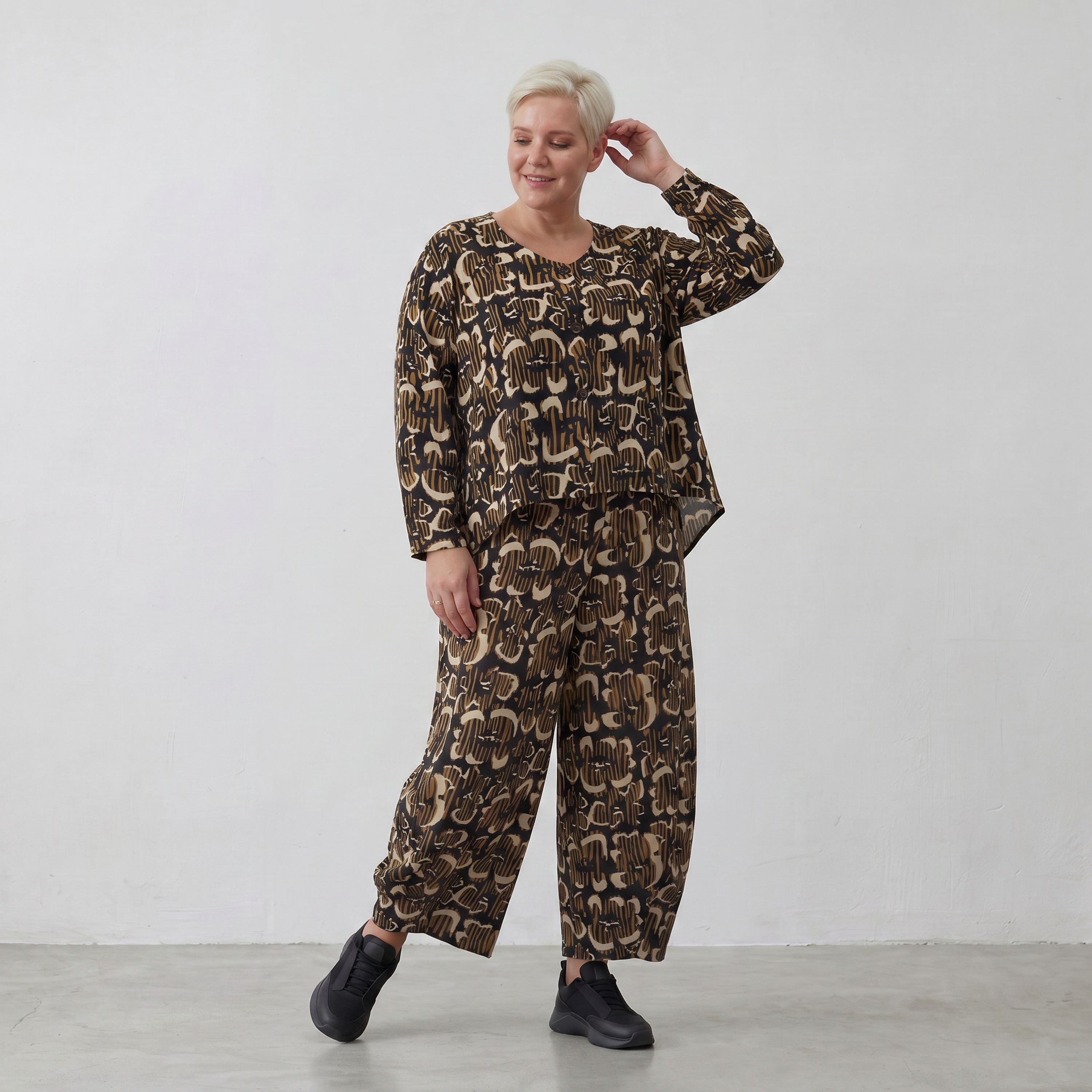 AKH Fashion 130-UrbanSafari, Black-Sand-Beige