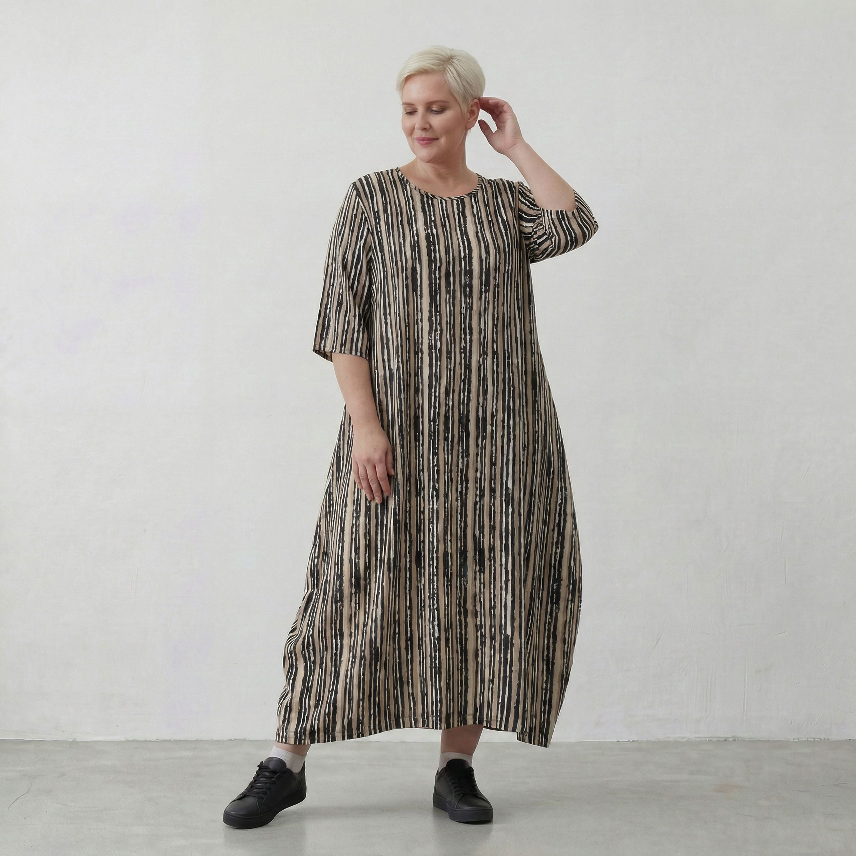 AKH 1926 dress, beige-black-white