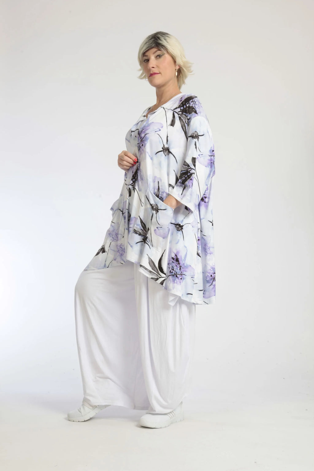 Summer jacket in A-shape made of soft jersey quality, Sumire in white-lilac