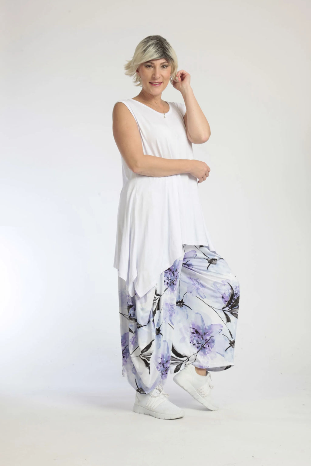 Pantalon d'été en forme de ballon en jersey doux de qualité, Sumire en blanc-lilas