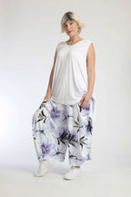 Pantalon d'été en forme de ballon en jersey doux de qualité, Sumire en blanc-lilas
