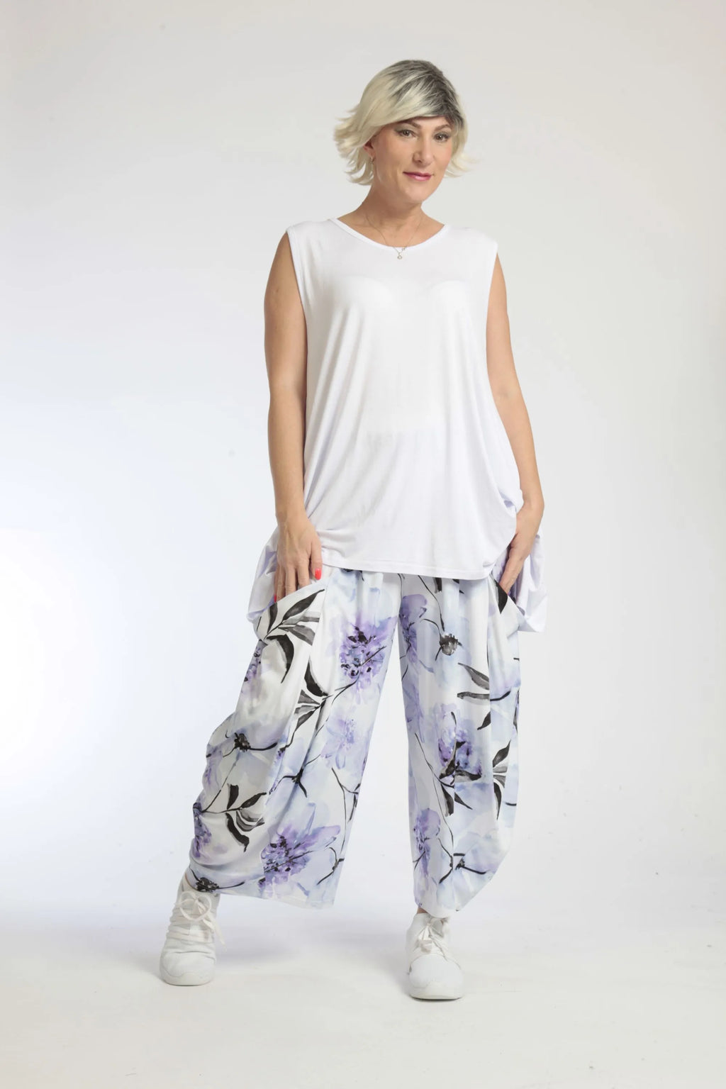 Pantalon d'été en forme de ballon en jersey doux de qualité, Sumire en blanc-lilas