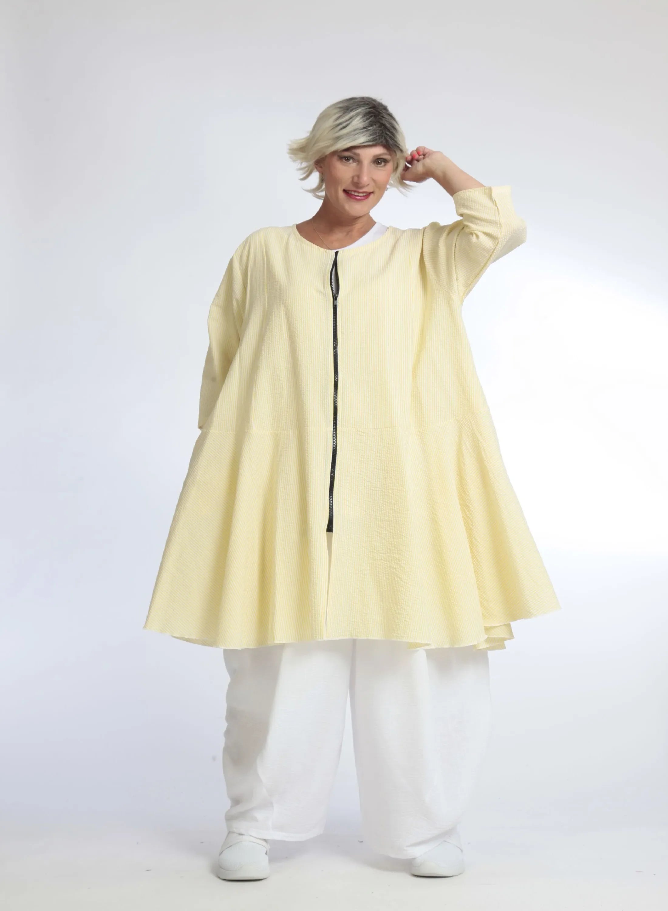 Summer jacket in a rounded shape made of soft seersucker quality, Tessa in yellow
