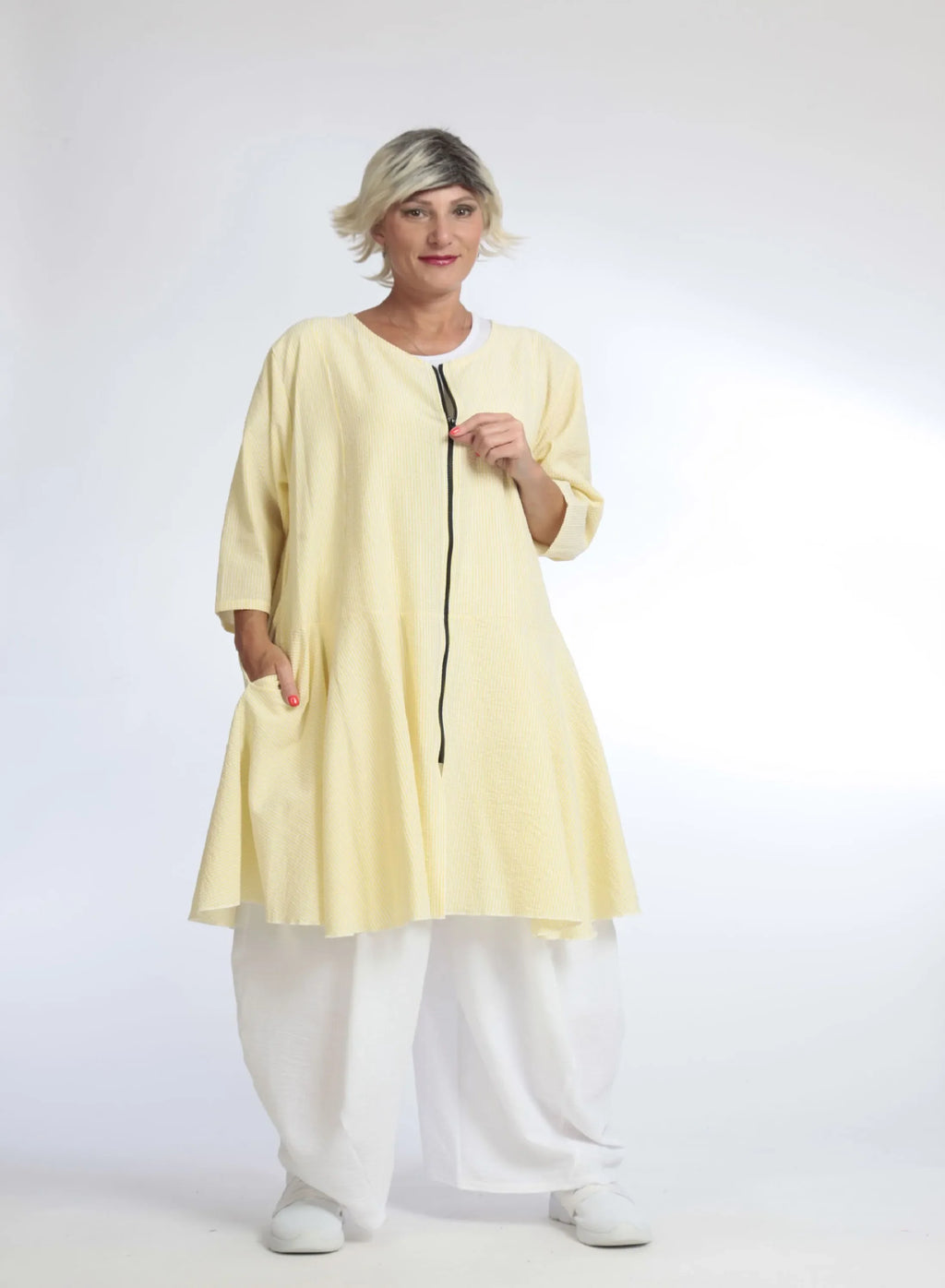 Summer jacket in a rounded shape made of soft seersucker quality, Tessa in yellow