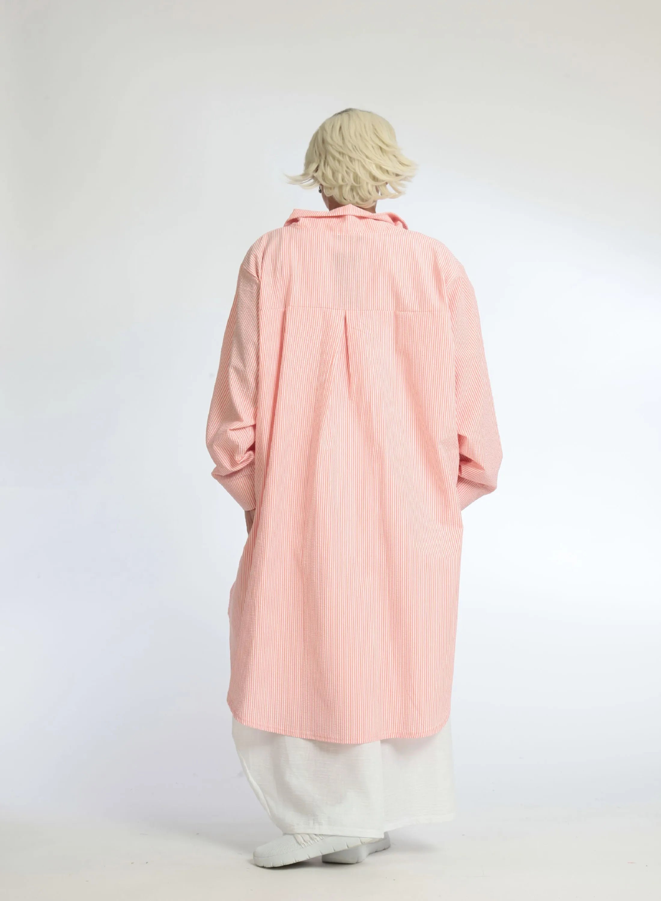 Summer blouse in a rounded shape made of soft seersucker quality, Tessa in orange