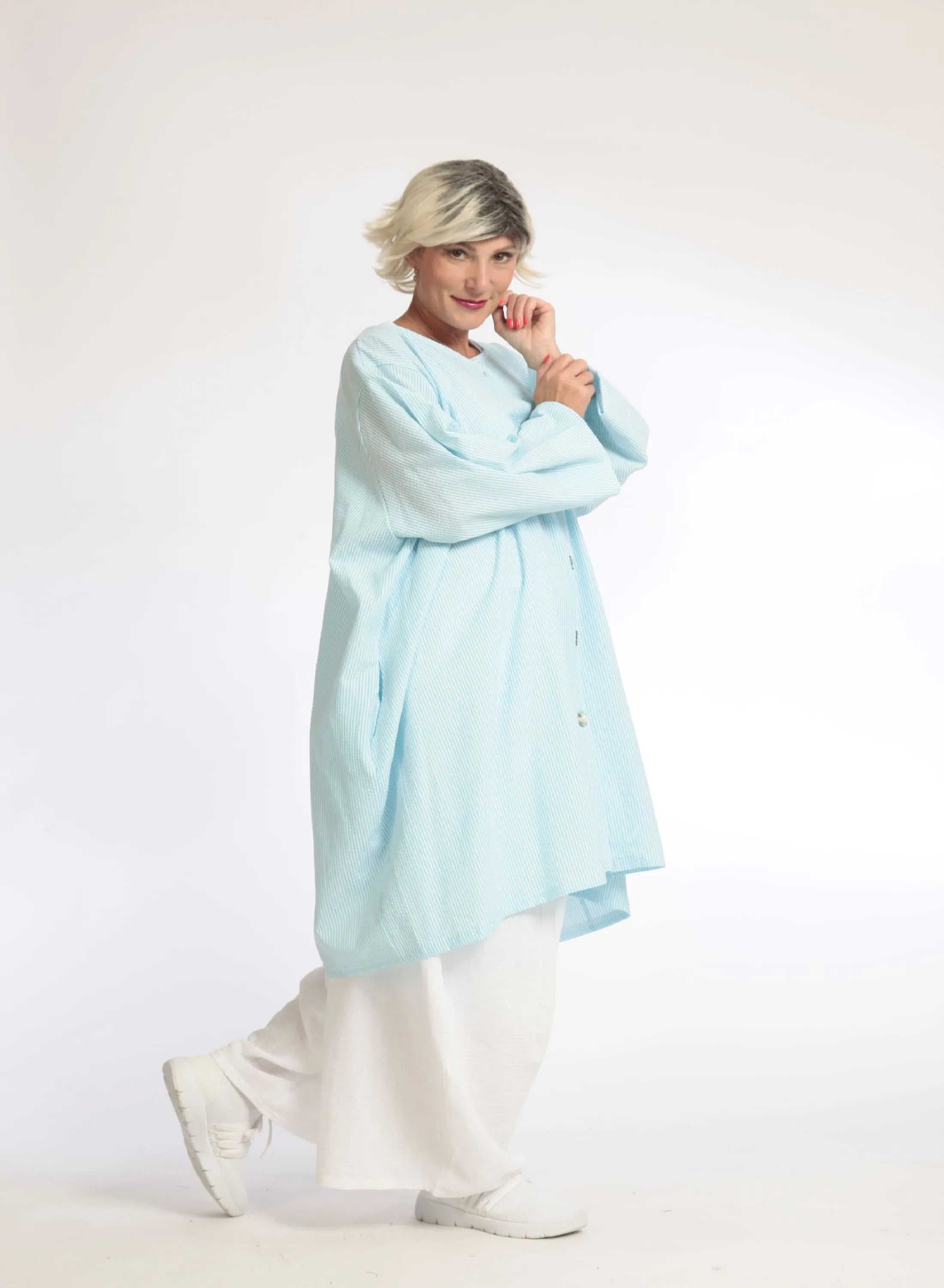 Summer blouse in A-shape made of soft seersucker quality, Tessa in light blue
