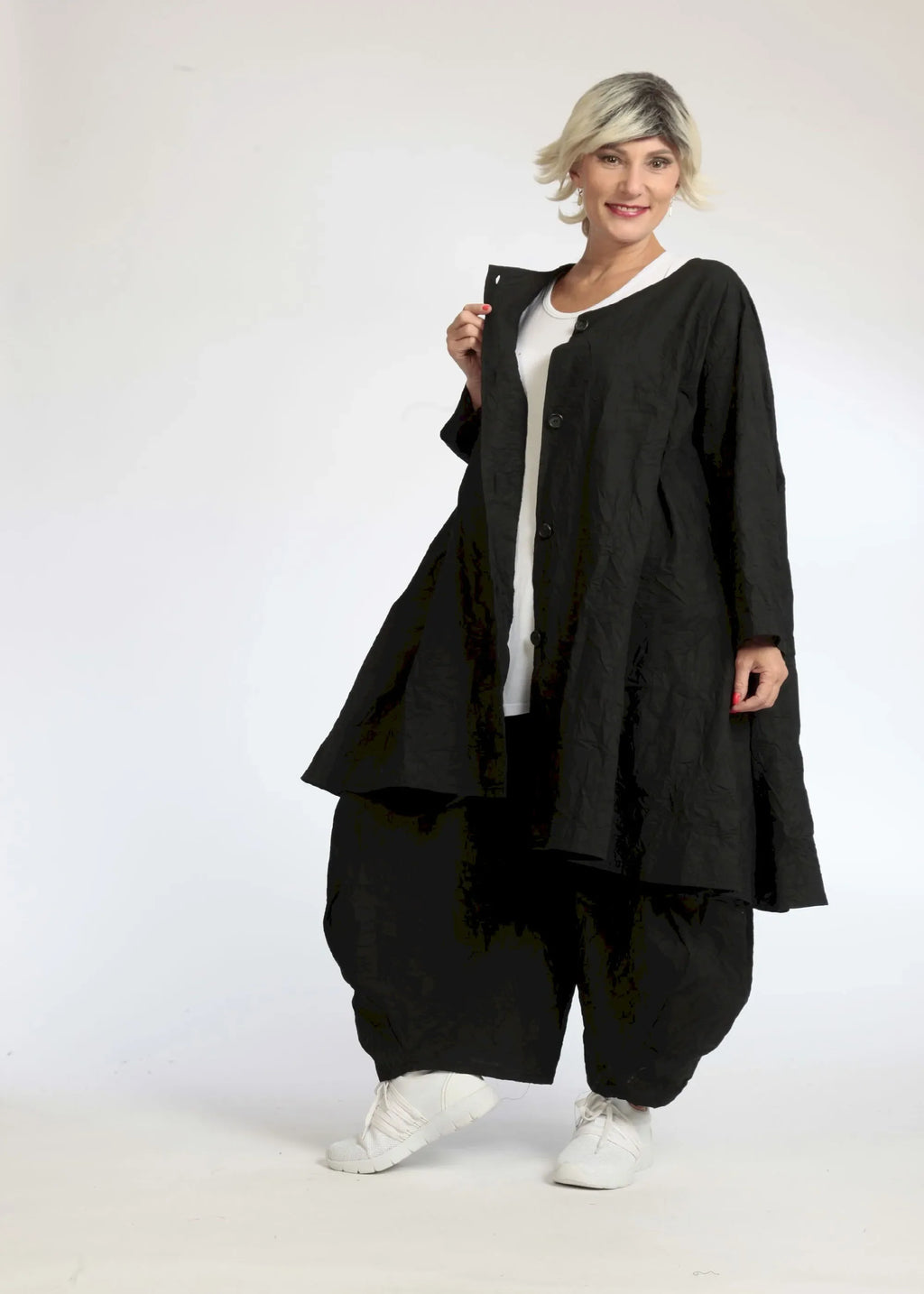 Summer jacket in A-shape made of crashed poplin quality, cotton crash in black