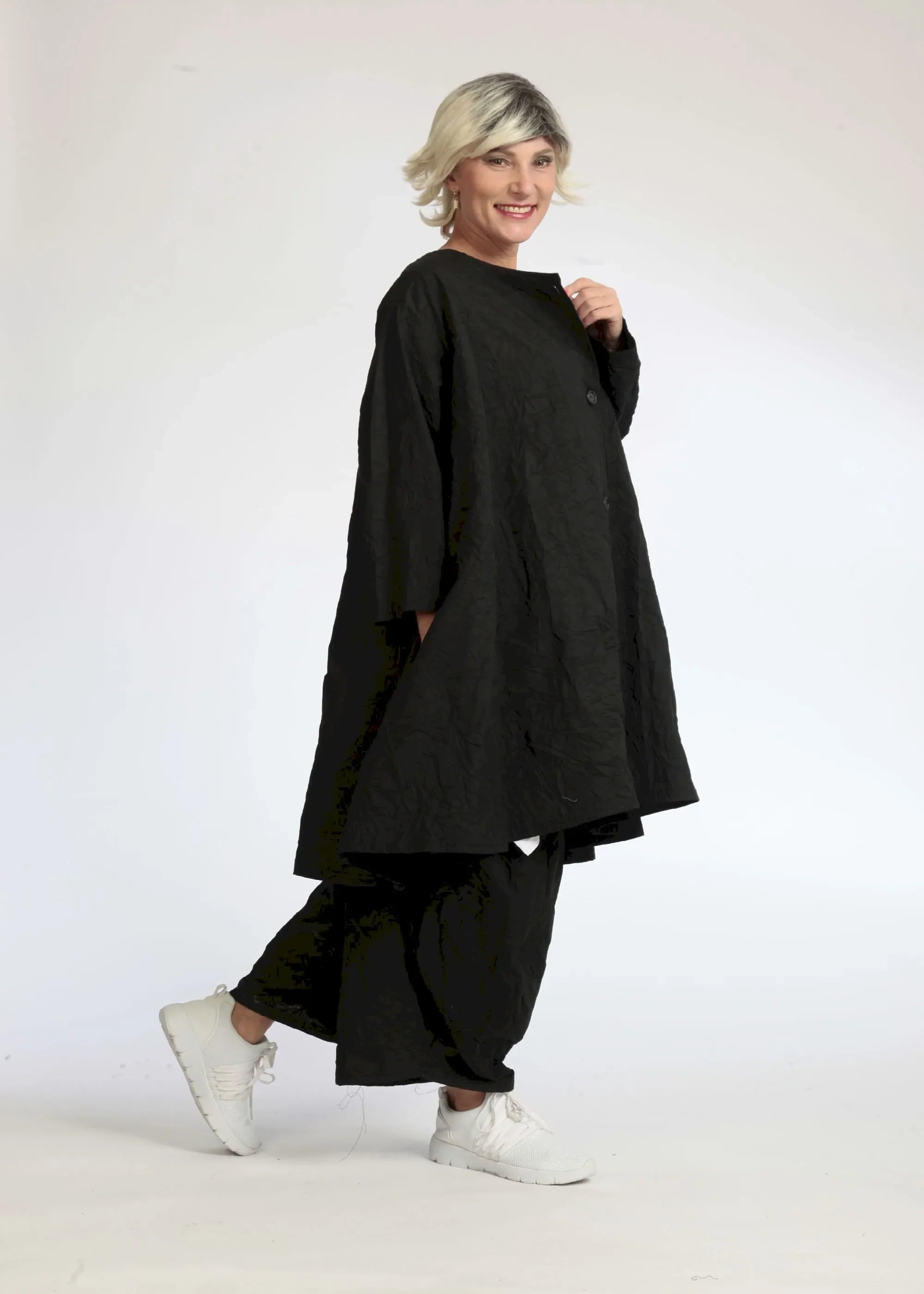 Summer jacket in A-shape made of crashed poplin quality, cotton crash in black