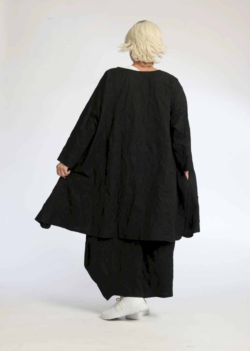 Summer jacket in A-shape made of crashed poplin quality, cotton crash in black