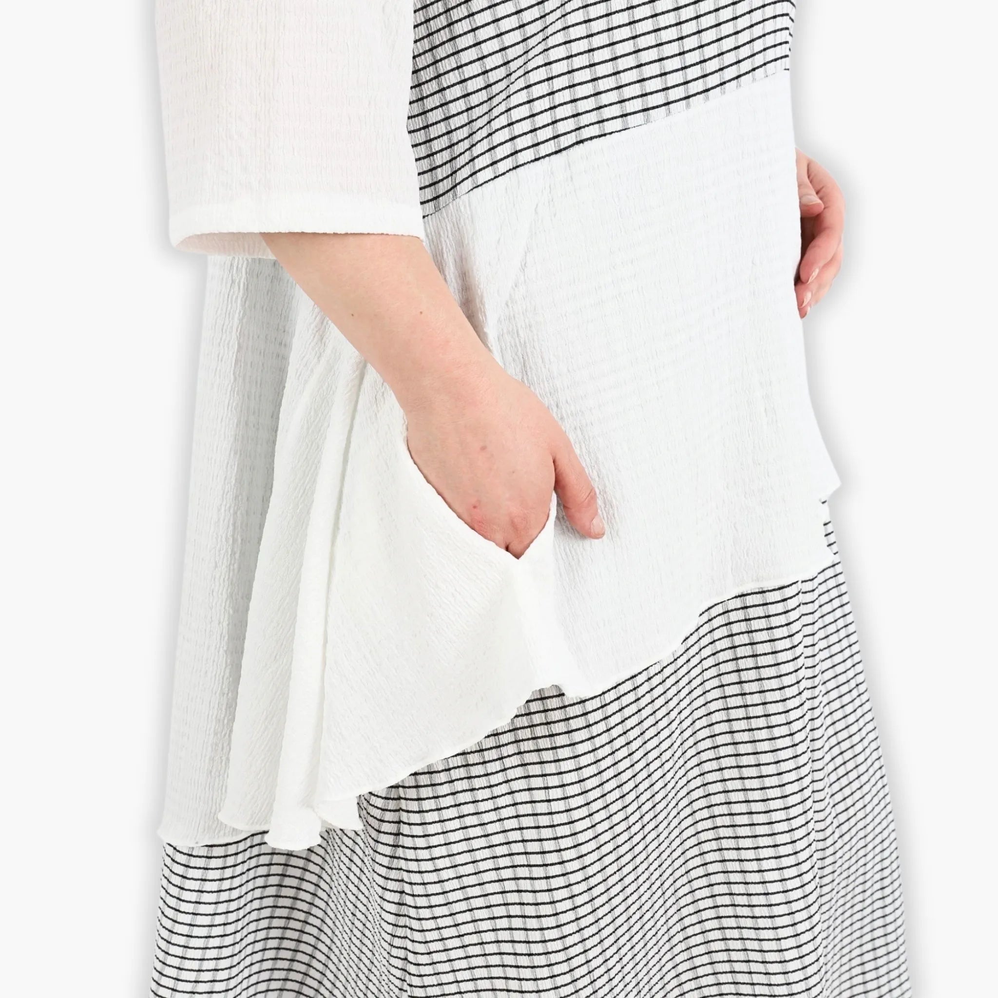 AKH 6734 Dress, White-Black