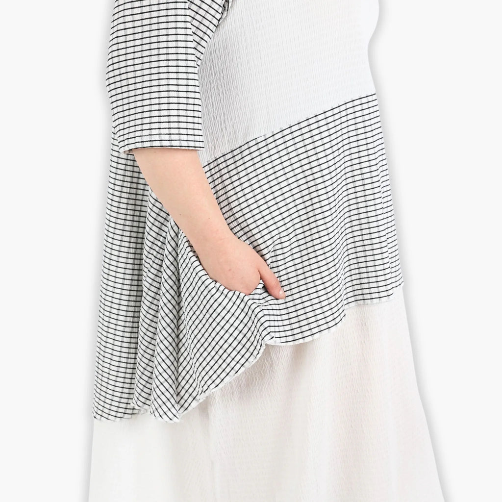 AKH 6734 Dress, White-Black