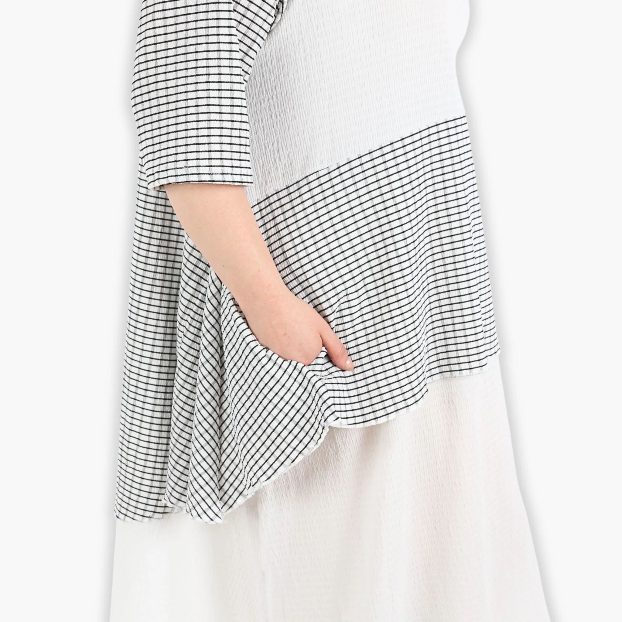 AKH 6734 Dress, White-Black