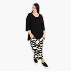 AKH 8069 Trousers, Ecru-Black