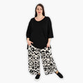 AKH 8069 Trousers, Ecru-Black