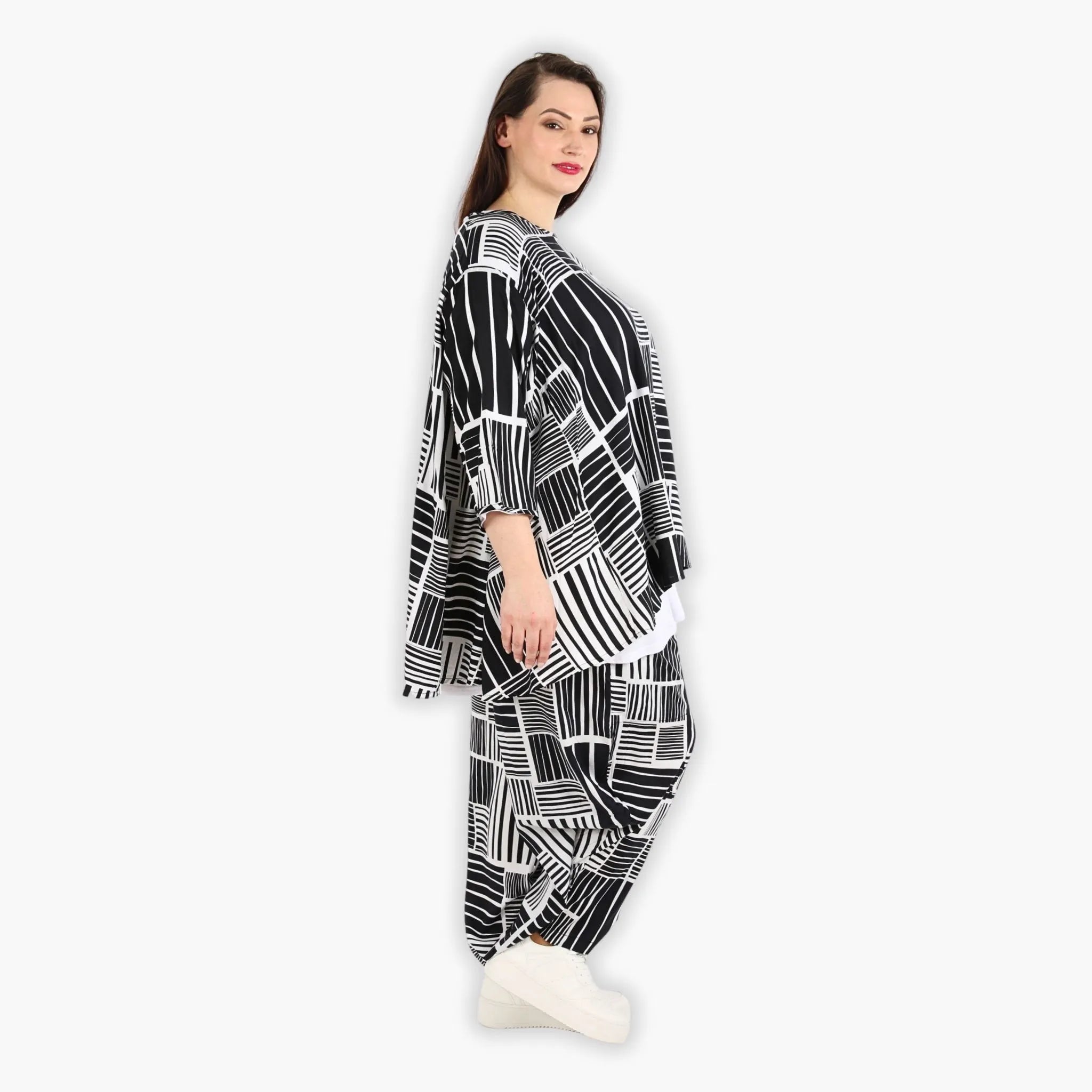AKH 593 Big Shirt, Black and White
