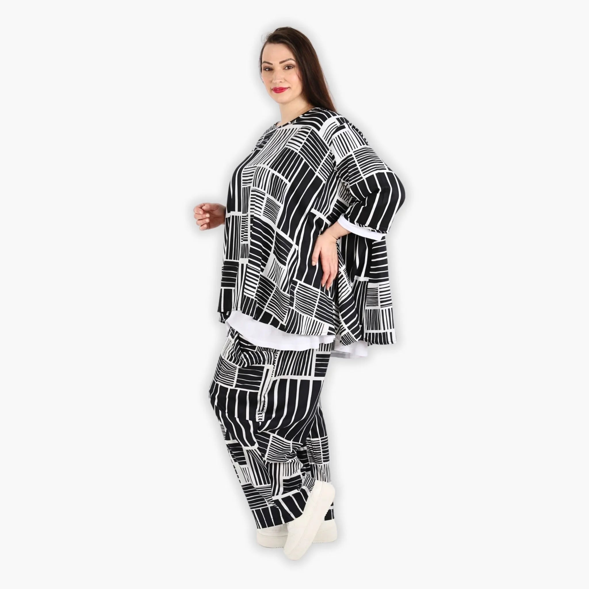 AKH 593 Big Shirt, Black and White