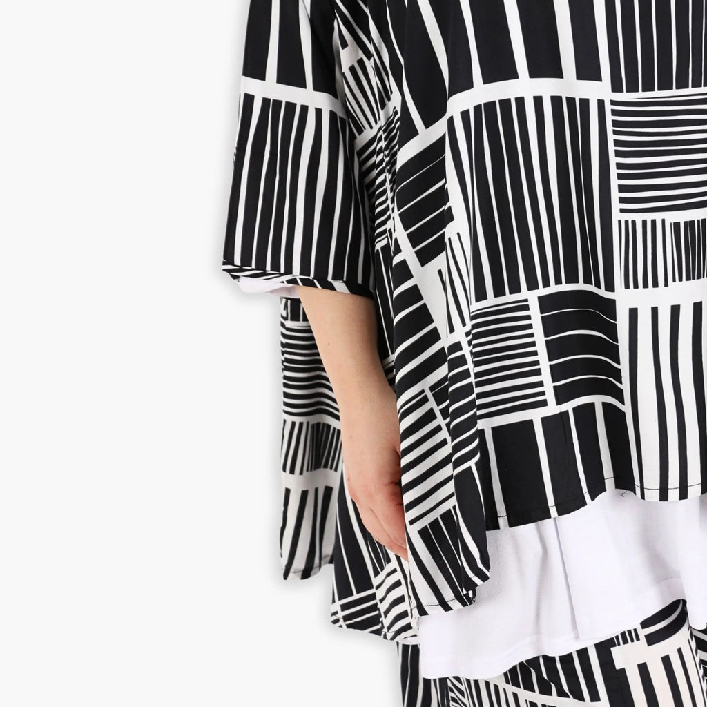 AKH 593 Big Shirt, Black and White