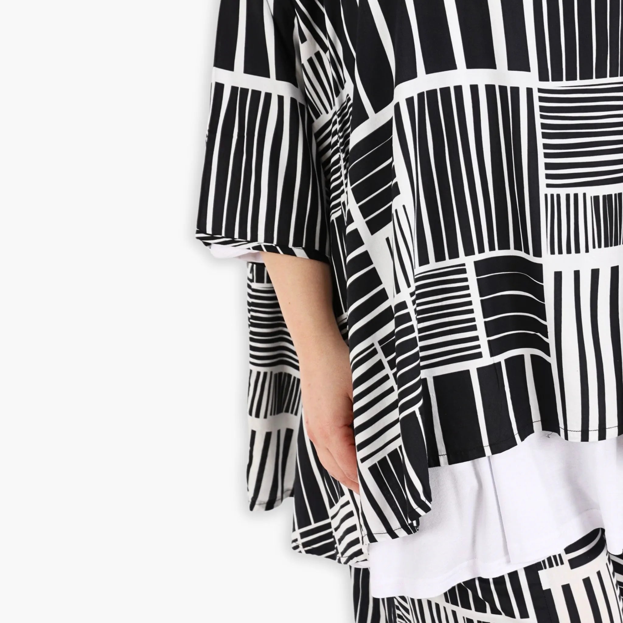 AKH 593 Big Shirt, Black and White