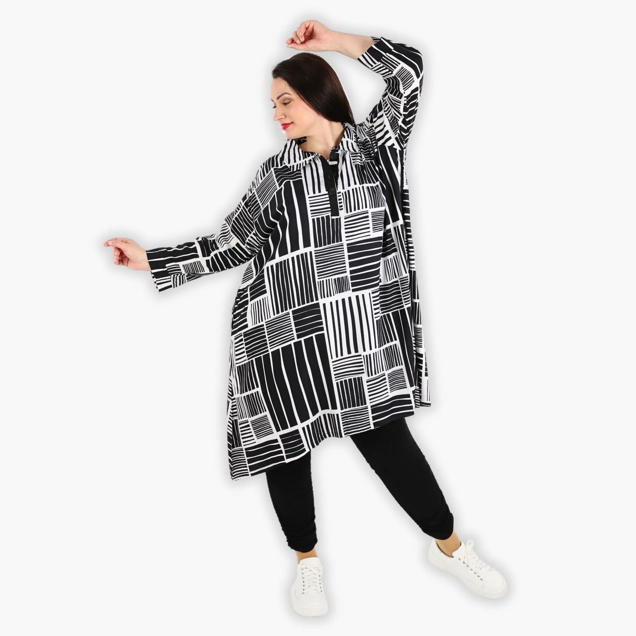 AKH 6906 Blouse, Black and White