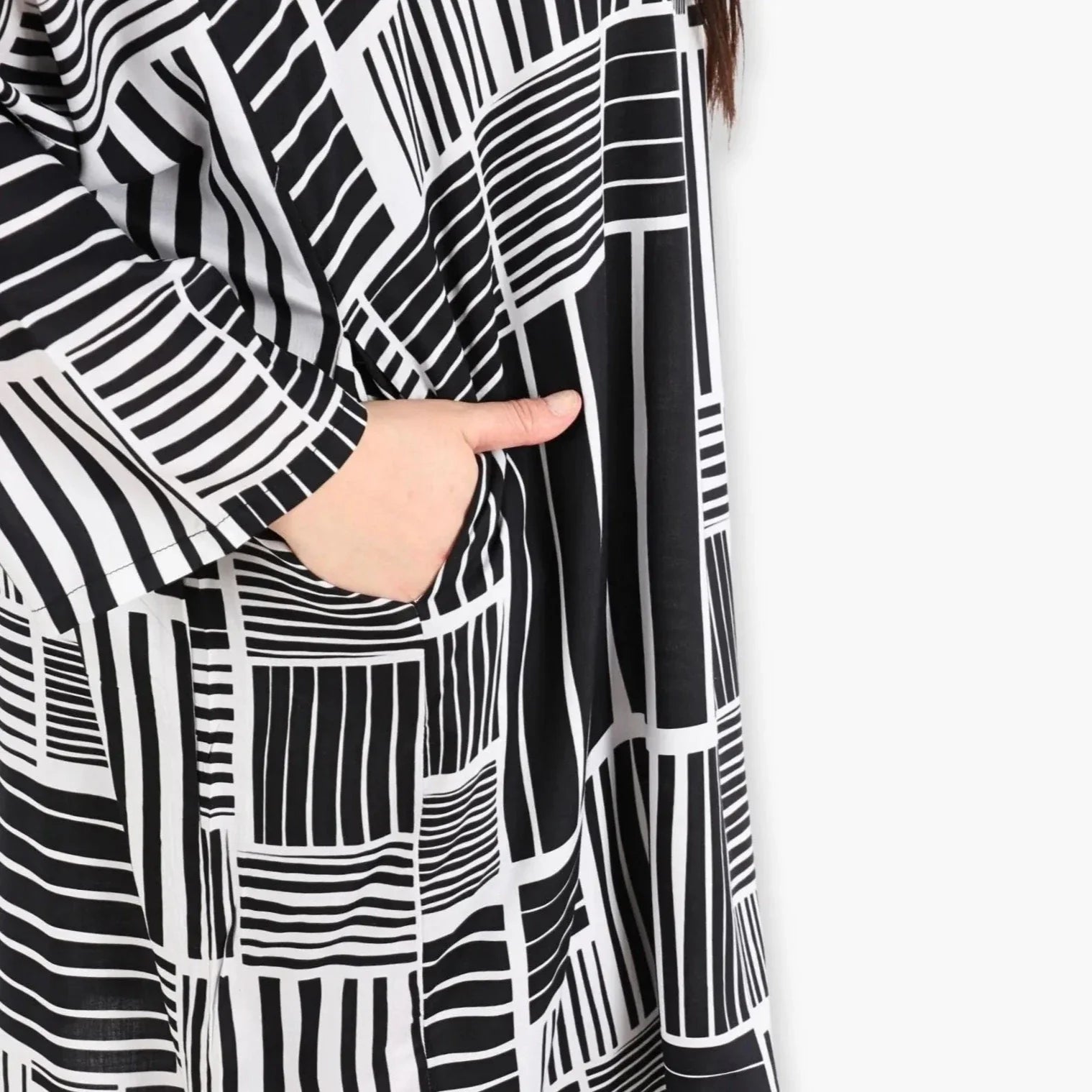 AKH 6909 Big Shirt, Black and White
