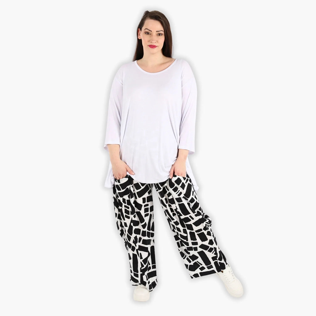 AKH 8069 Trousers, Black and White