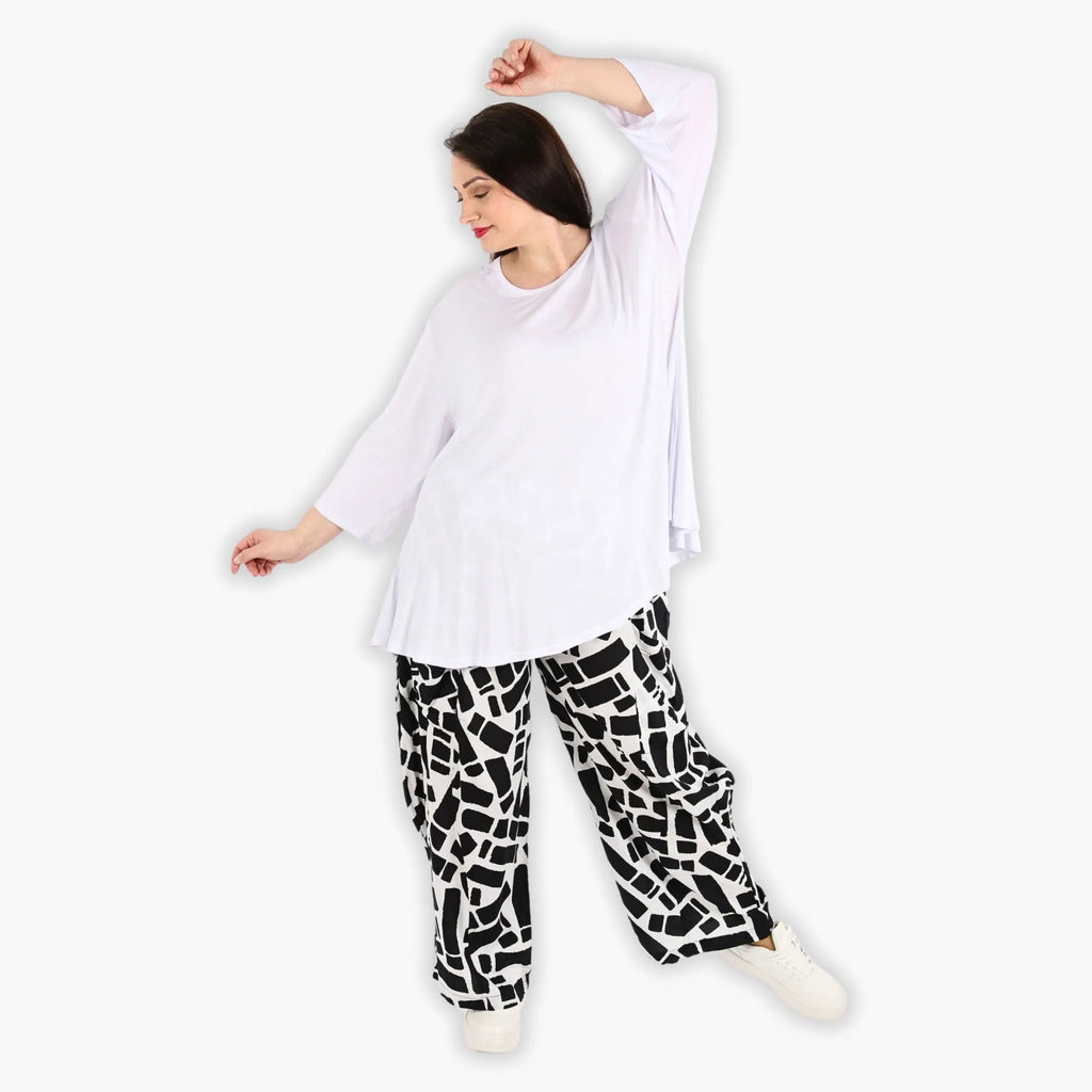 AKH 8069 Trousers, Black and White