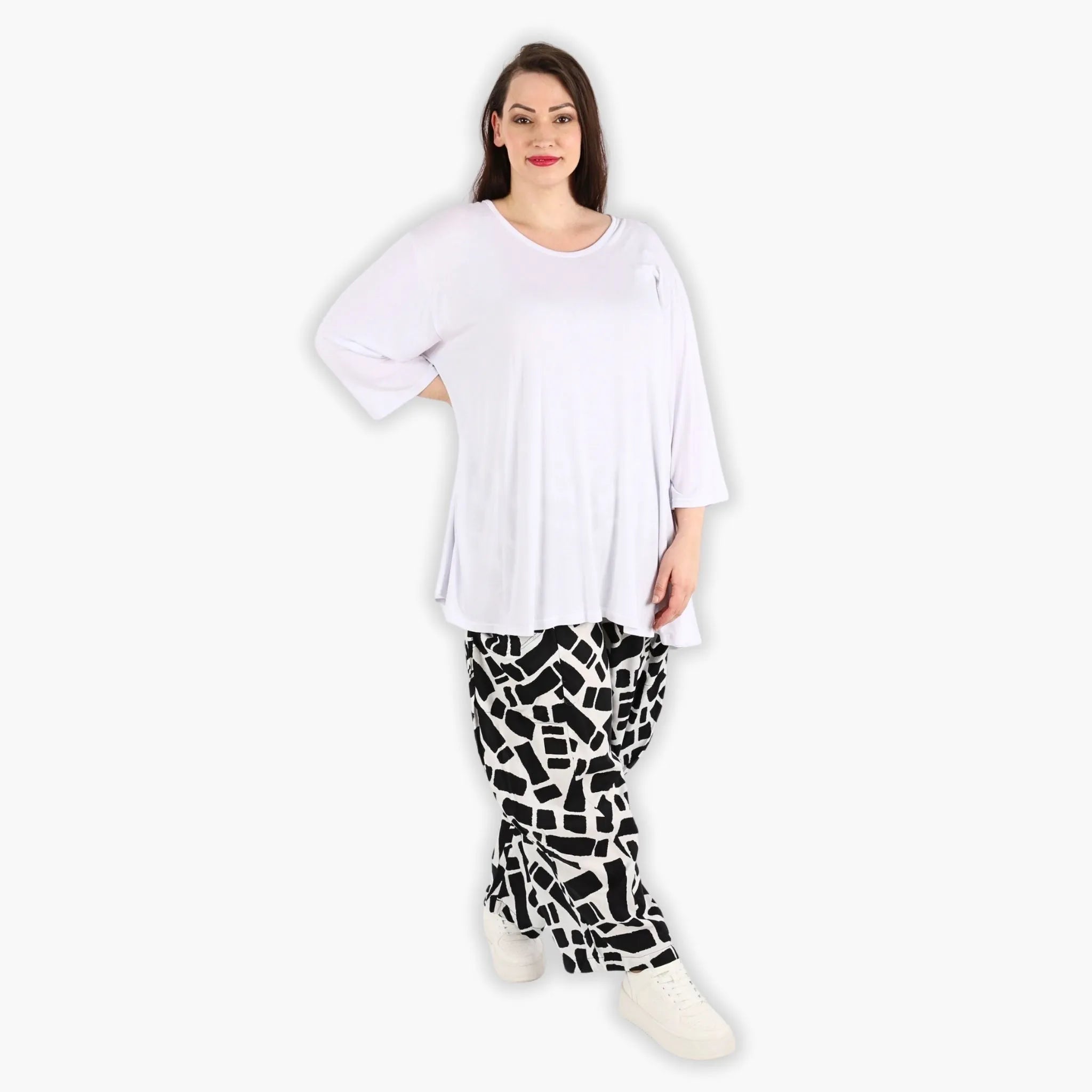 AKH 8069 Trousers, Black and White