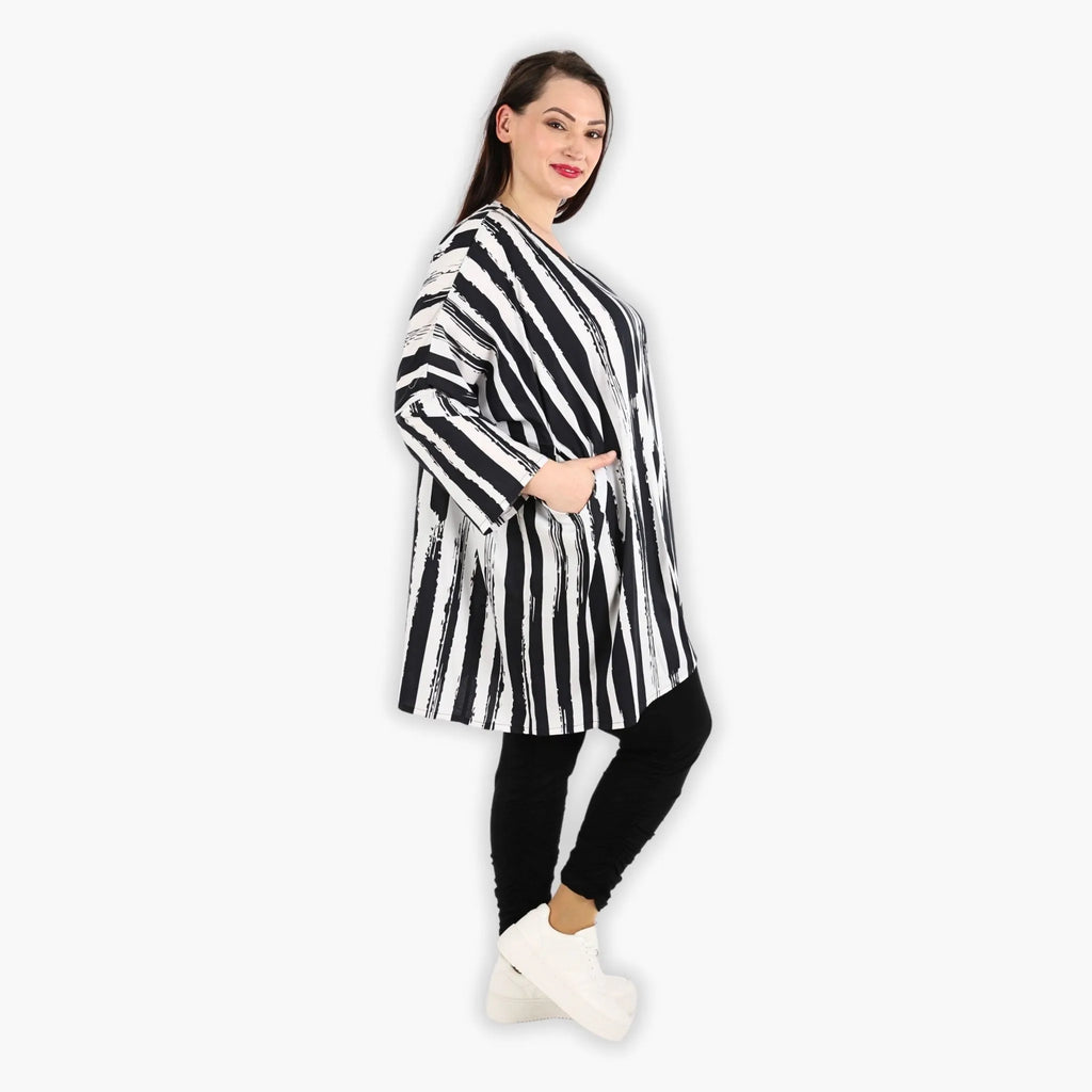 AKH 6909 Big Shirt, Black and White