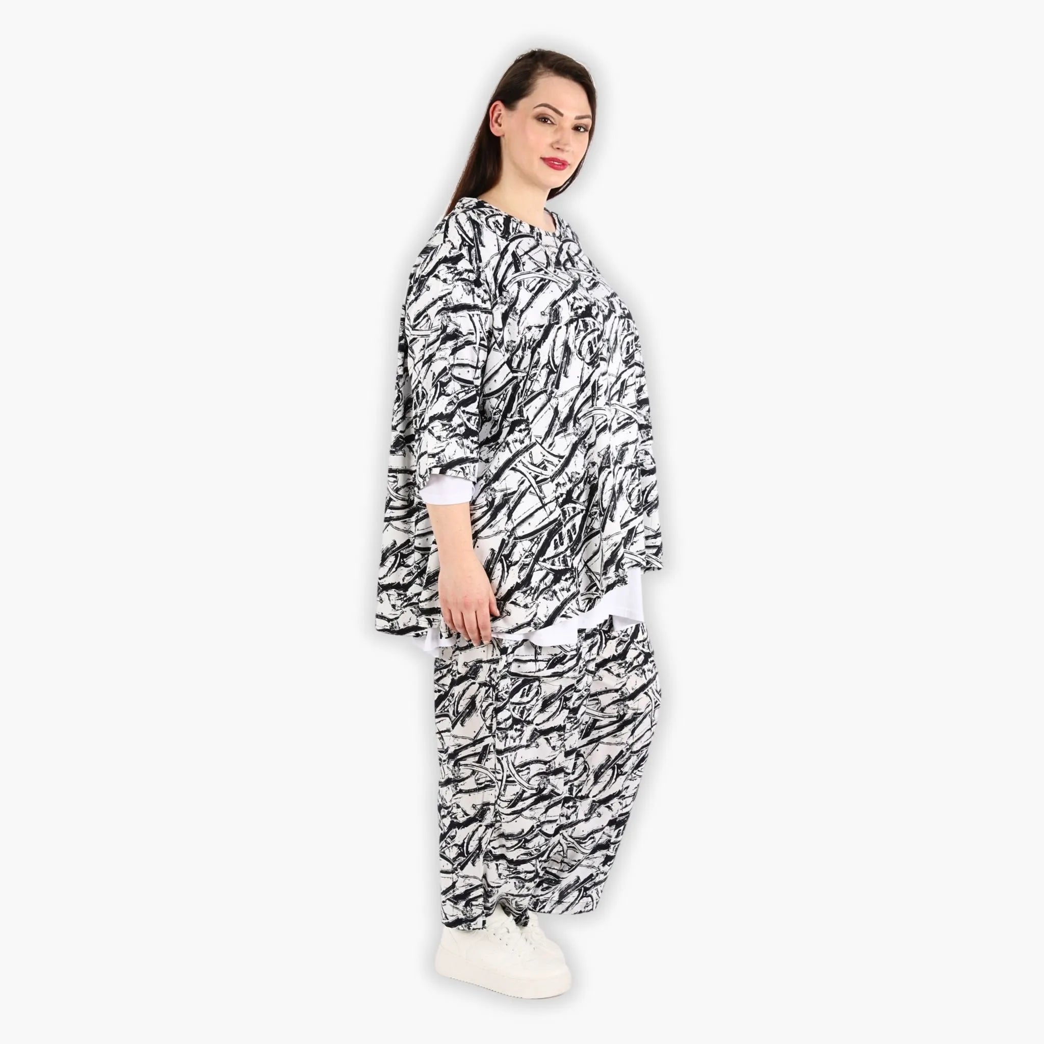 AKH 593 Big Shirt, Black and White