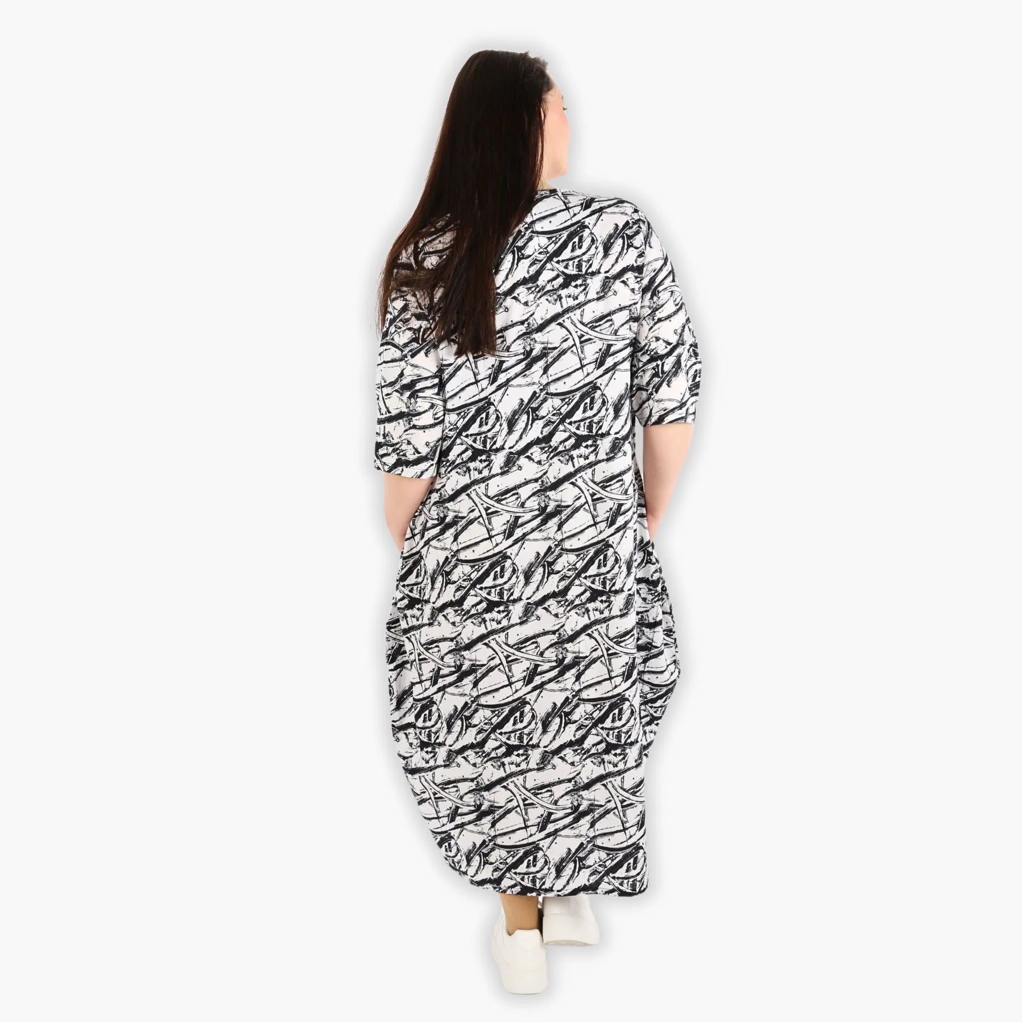AKH 1926 dress, black and white