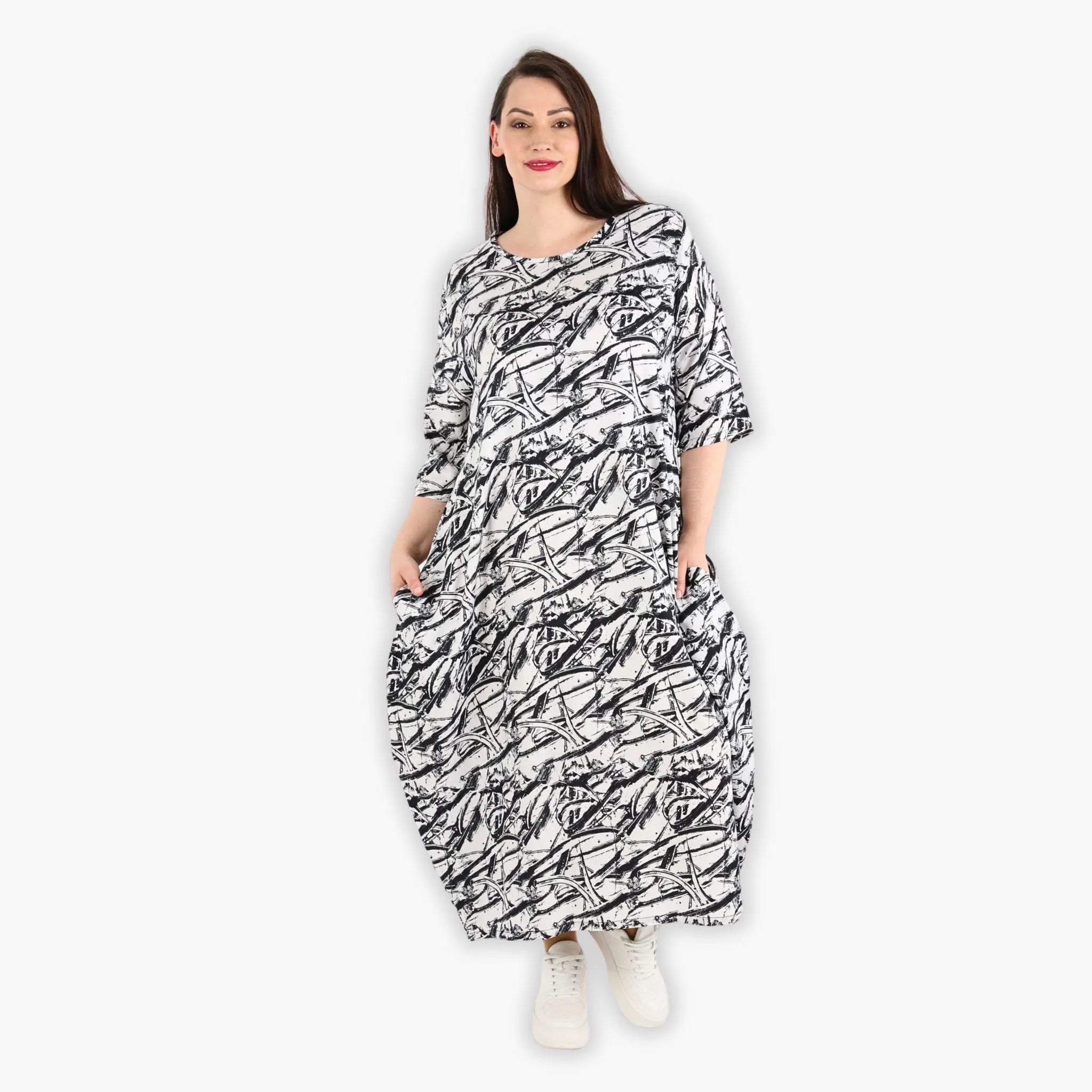 AKH 1926 dress, black and white