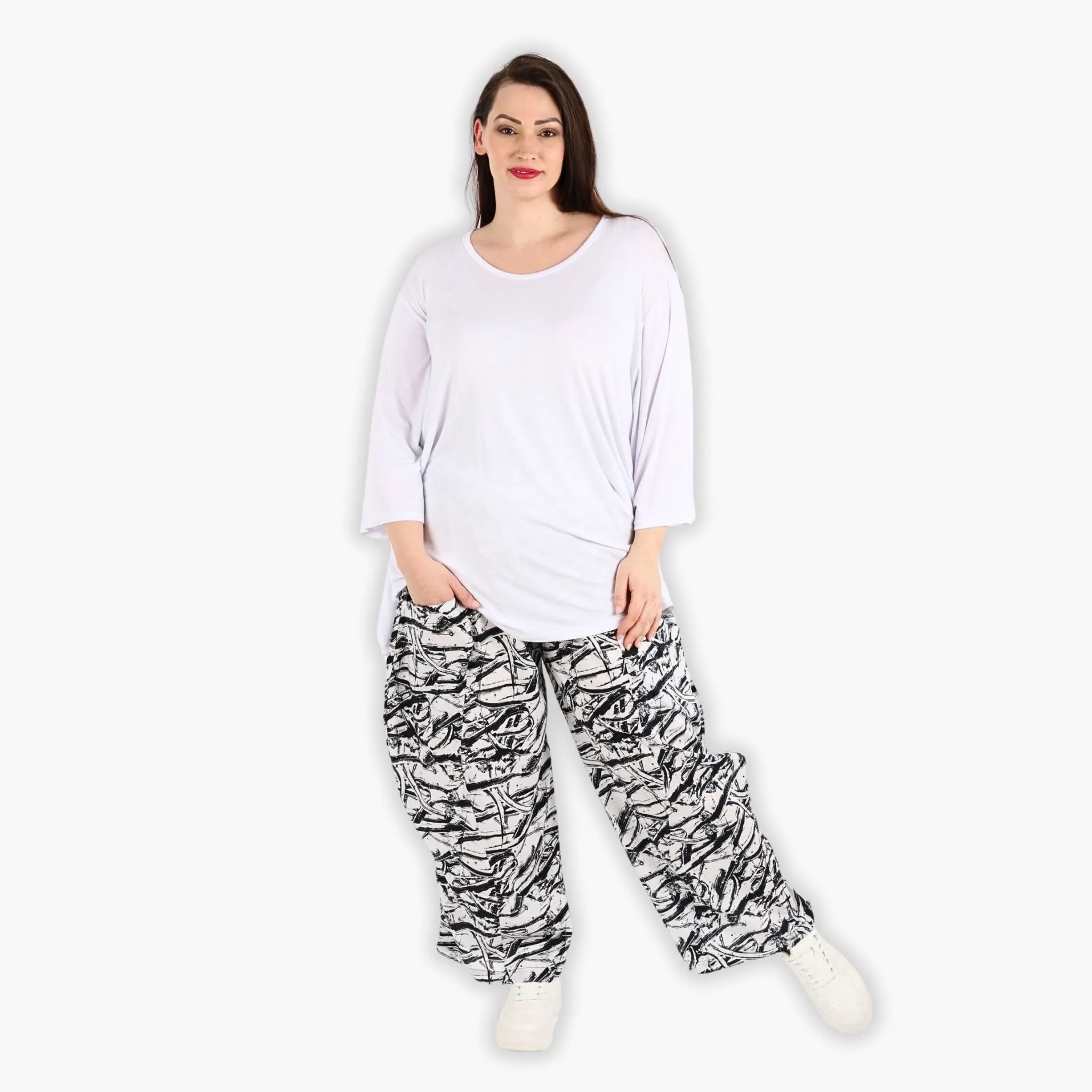 AKH 8069 Trousers, Black and White