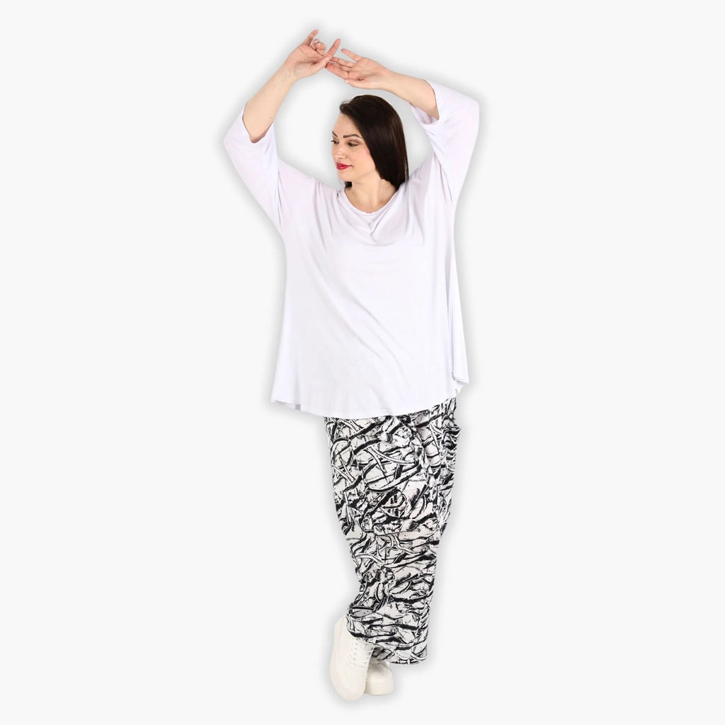 AKH 8069 Trousers, Black and White