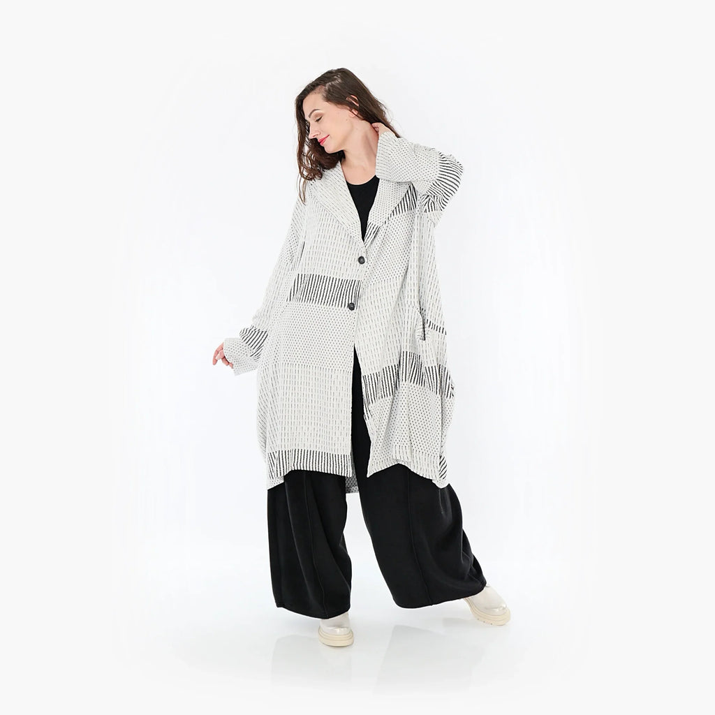 AKH Fashion Mantel 2494 Frilla, Schwarz/Ecru
