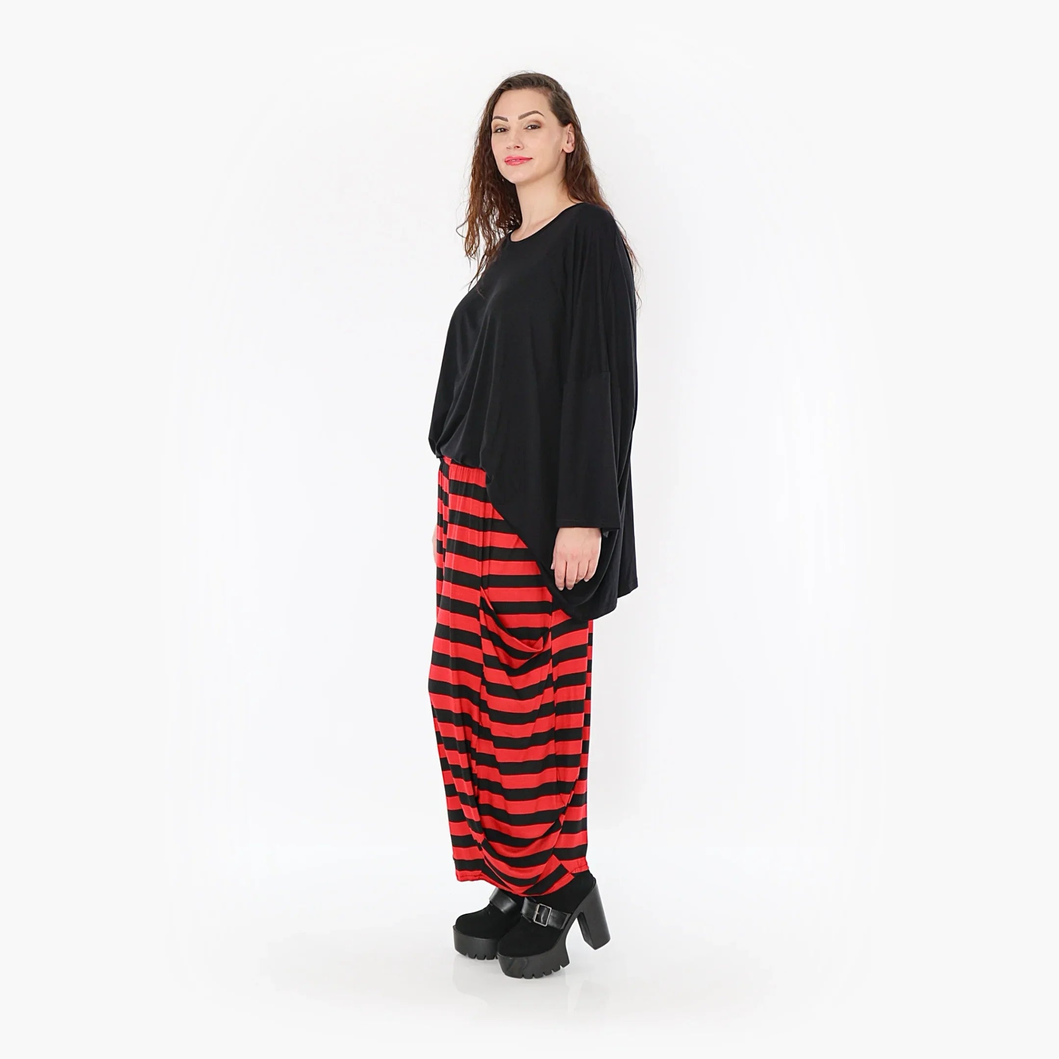 AKH 8069 Trousers, Black-Red