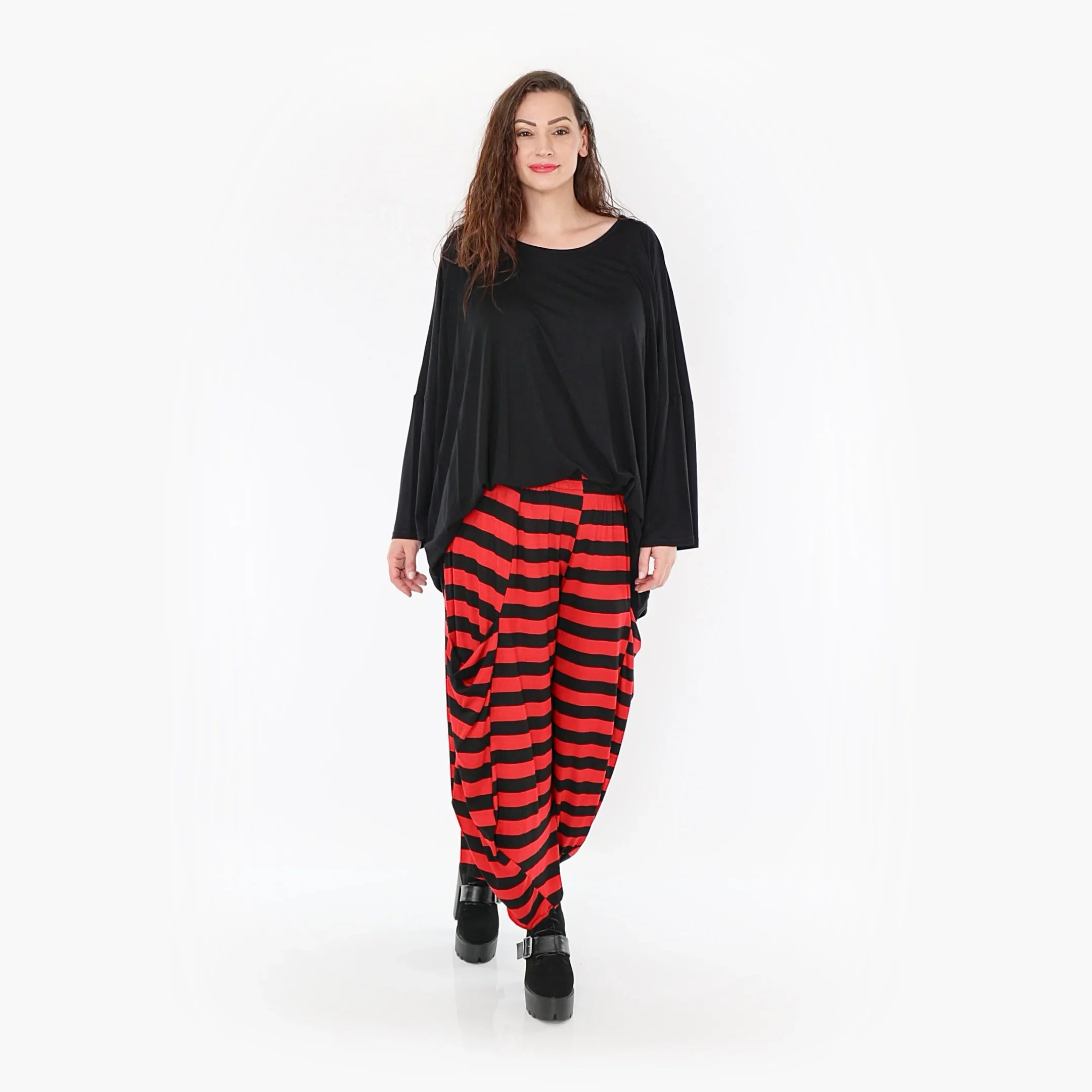 AKH 8069 Trousers, Black-Red