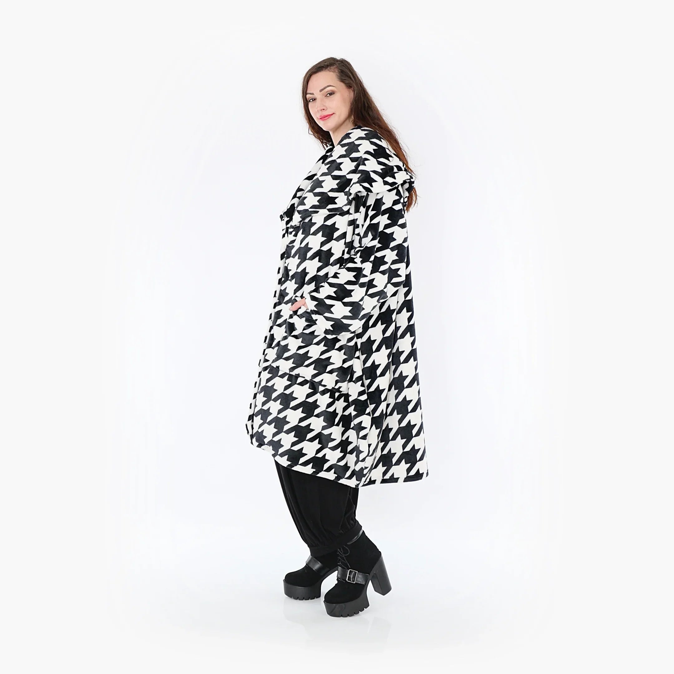 AKH 1776 Coat, Black and White