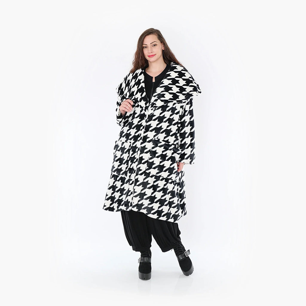 AKH 1776 Coat, Black and White