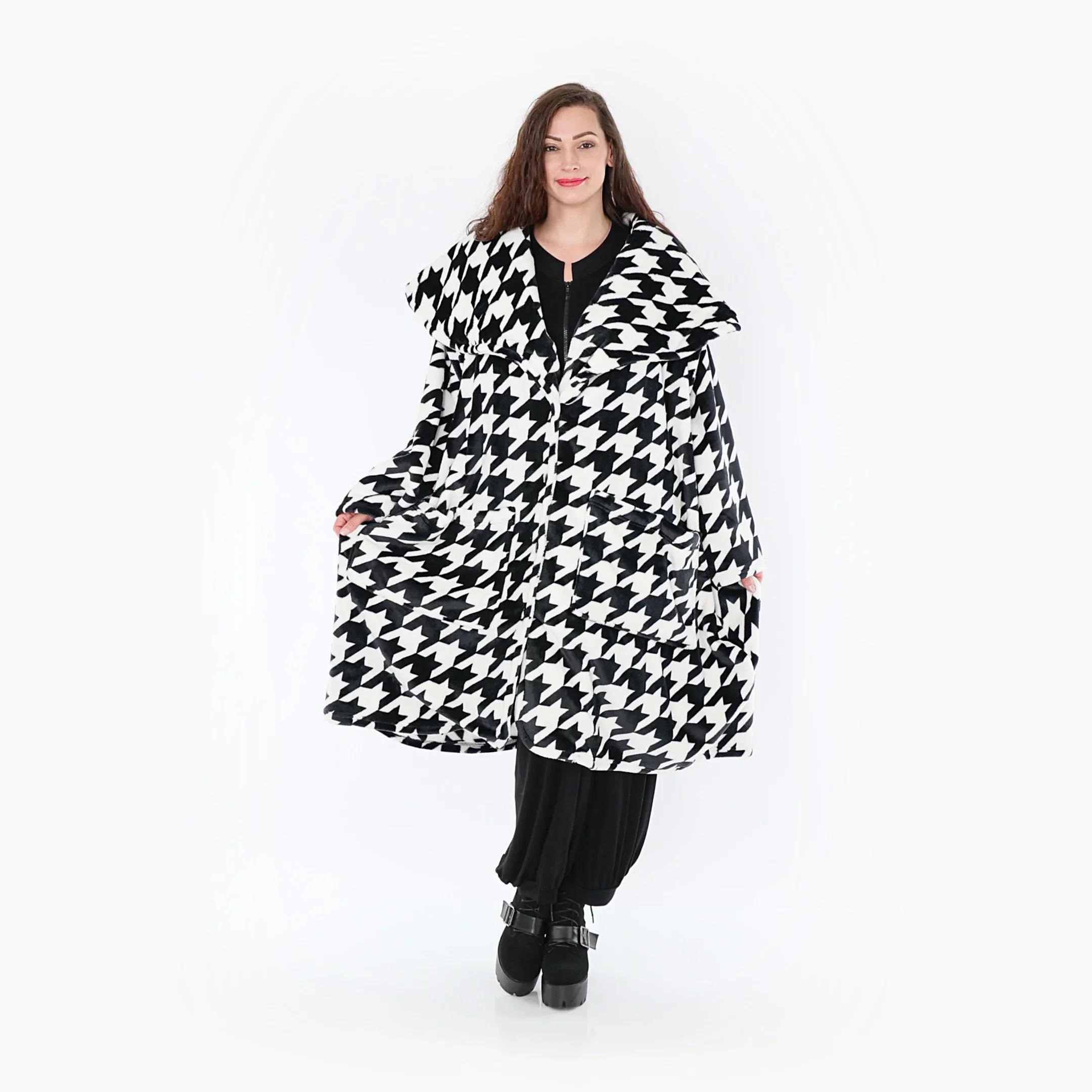 AKH 1776 Coat, Black and White