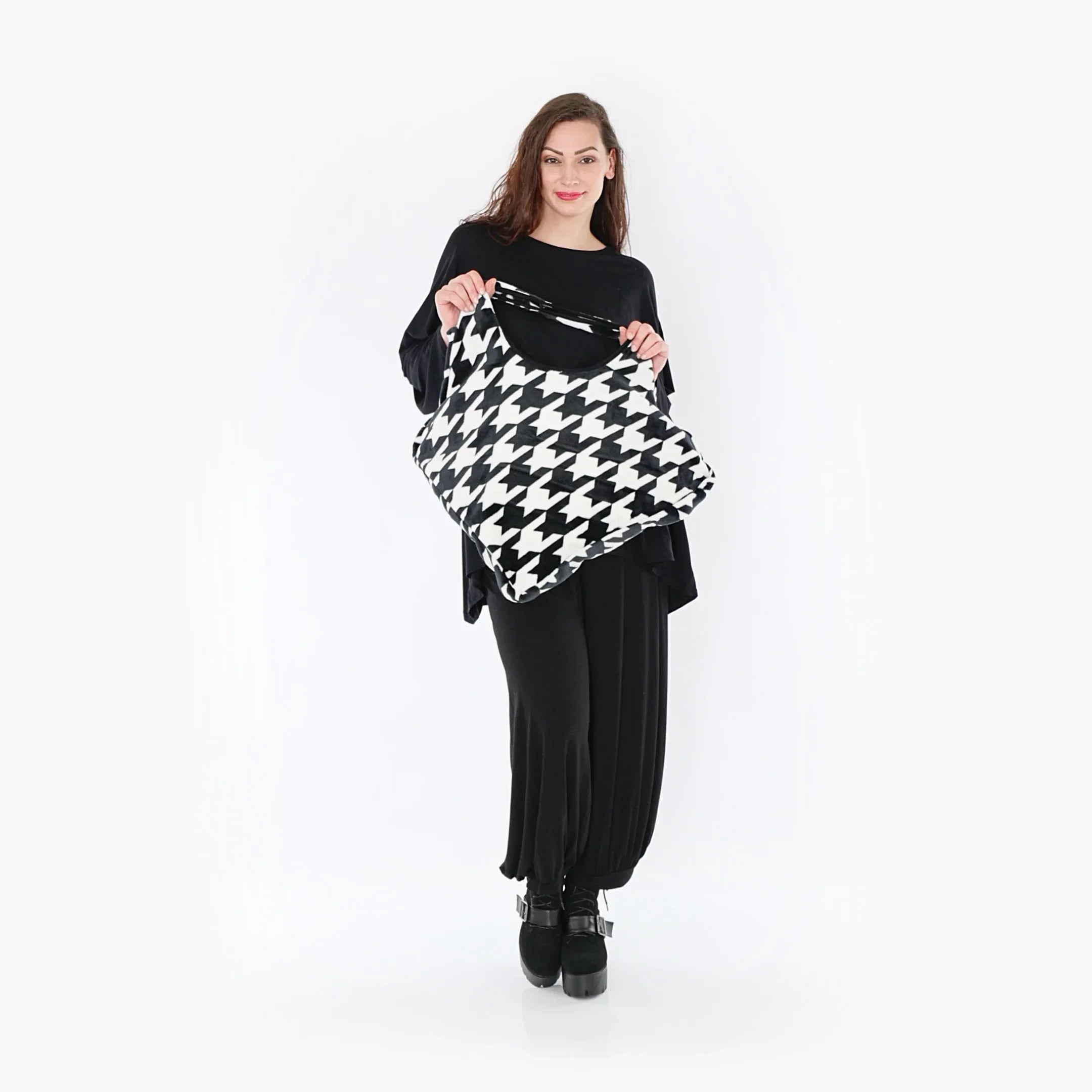 AKH 8010 bag, black and white