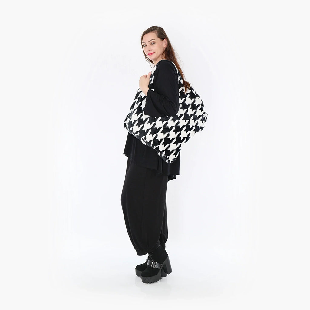 AKH 8010 bag, black and white
