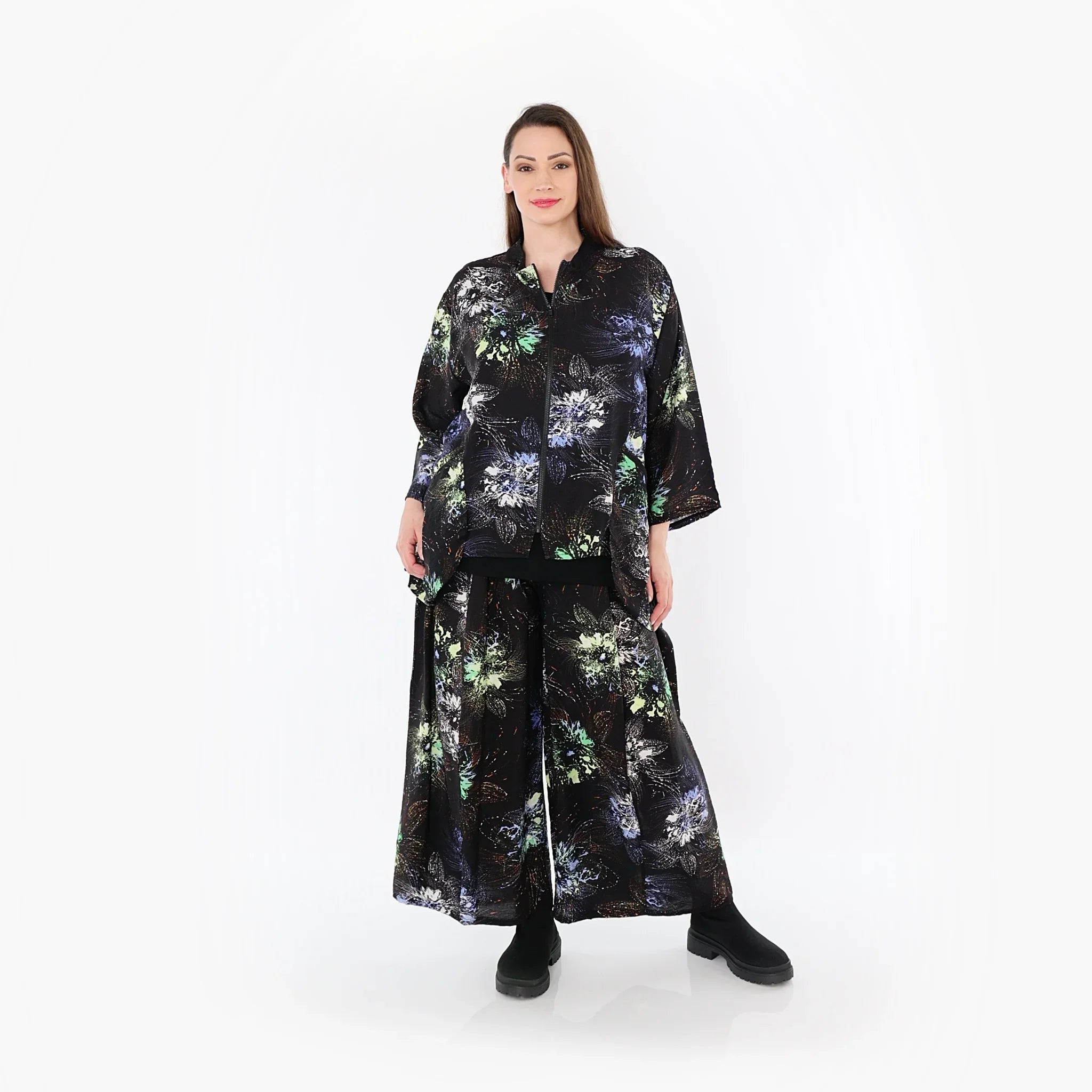 AKH Fashion · Jacke · FlowerPower · 6939 · Schwarz/Blau/Multi