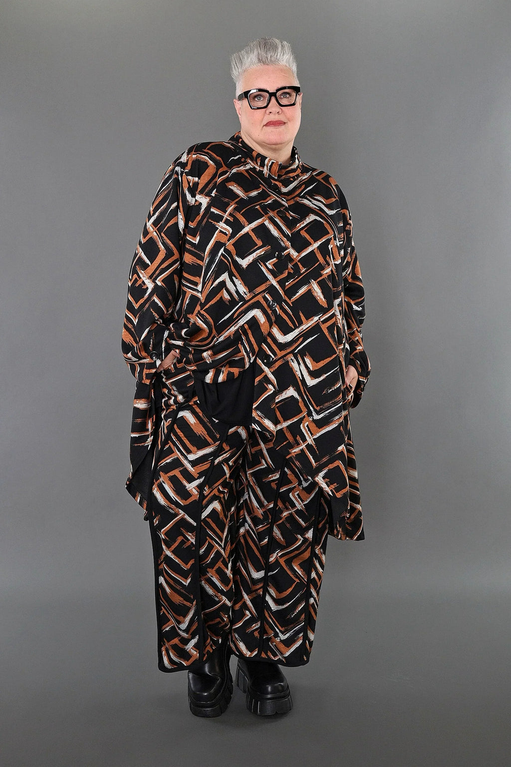 AKH Fashion · Jacke · Jacquelle · 7119 · Schwarz/Cognac/Weiß