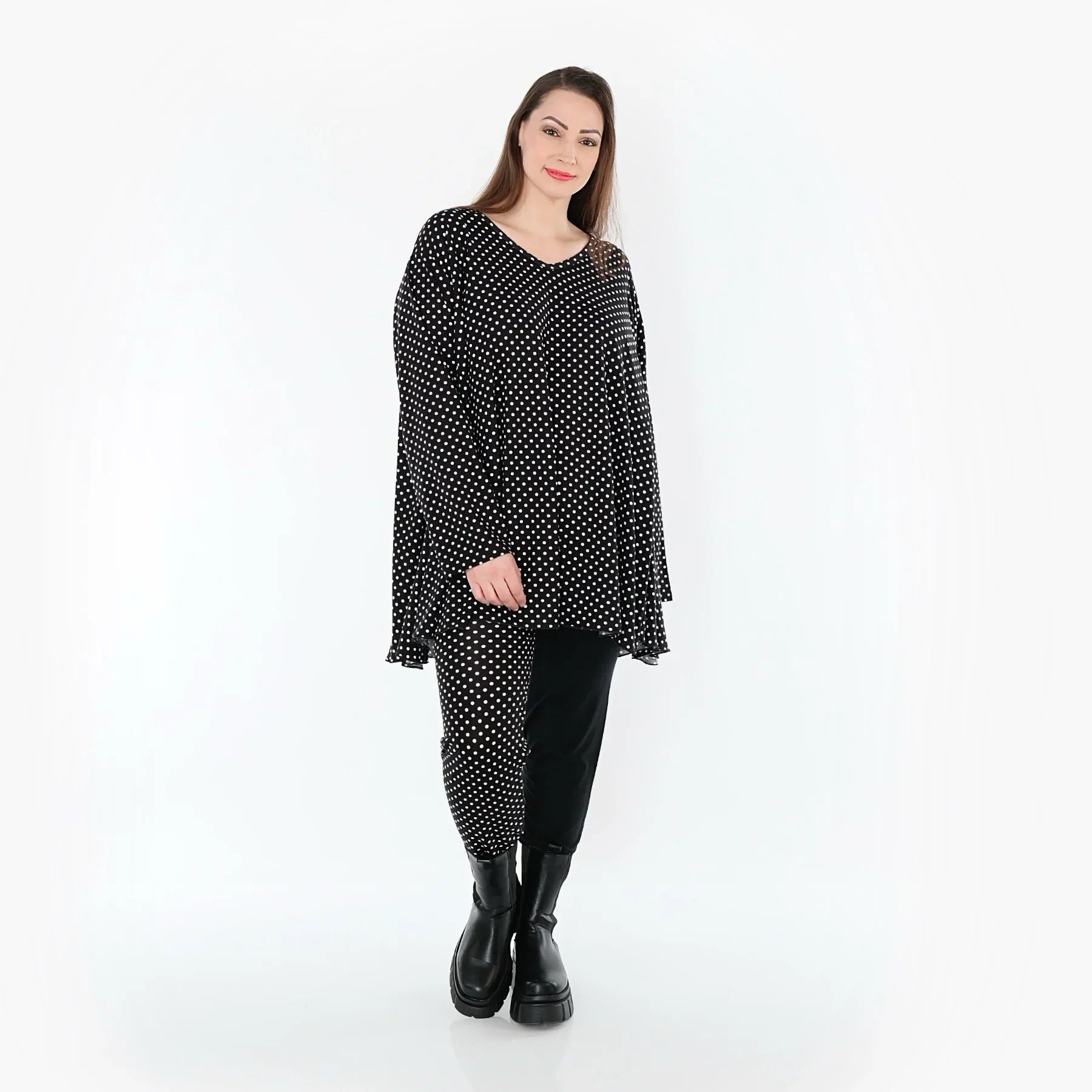 Chemise grande taille AKH Fashion 593, noire et blanche