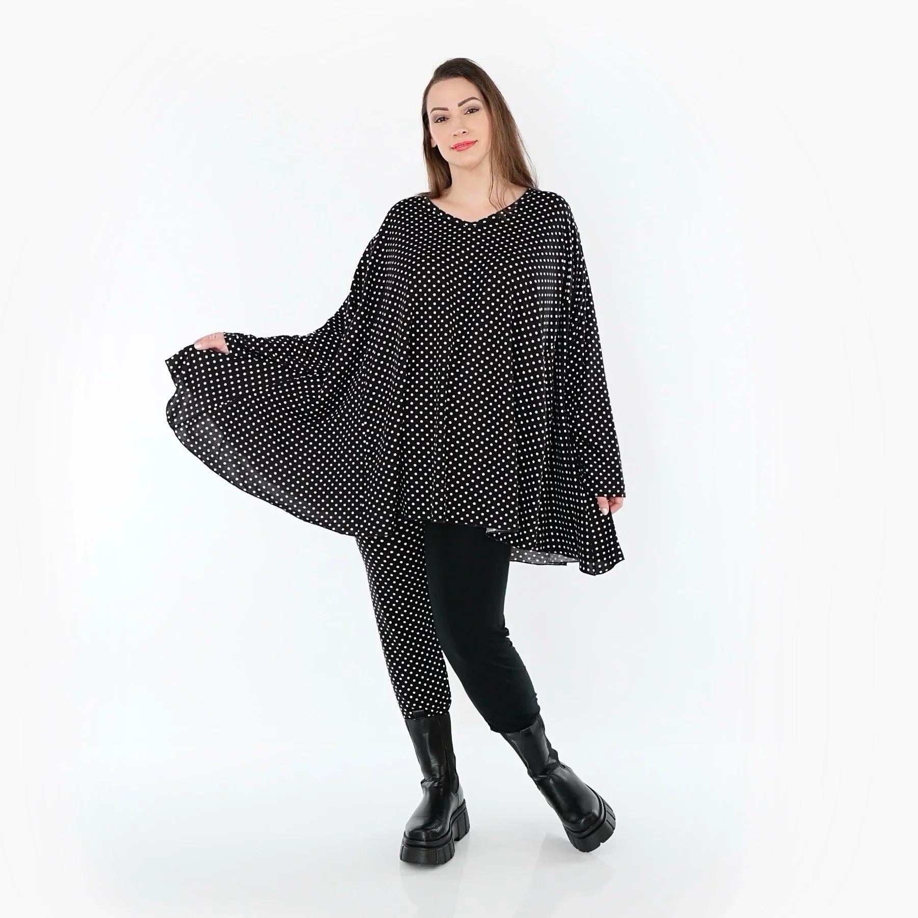Chemise grande taille AKH Fashion 593, noire et blanche