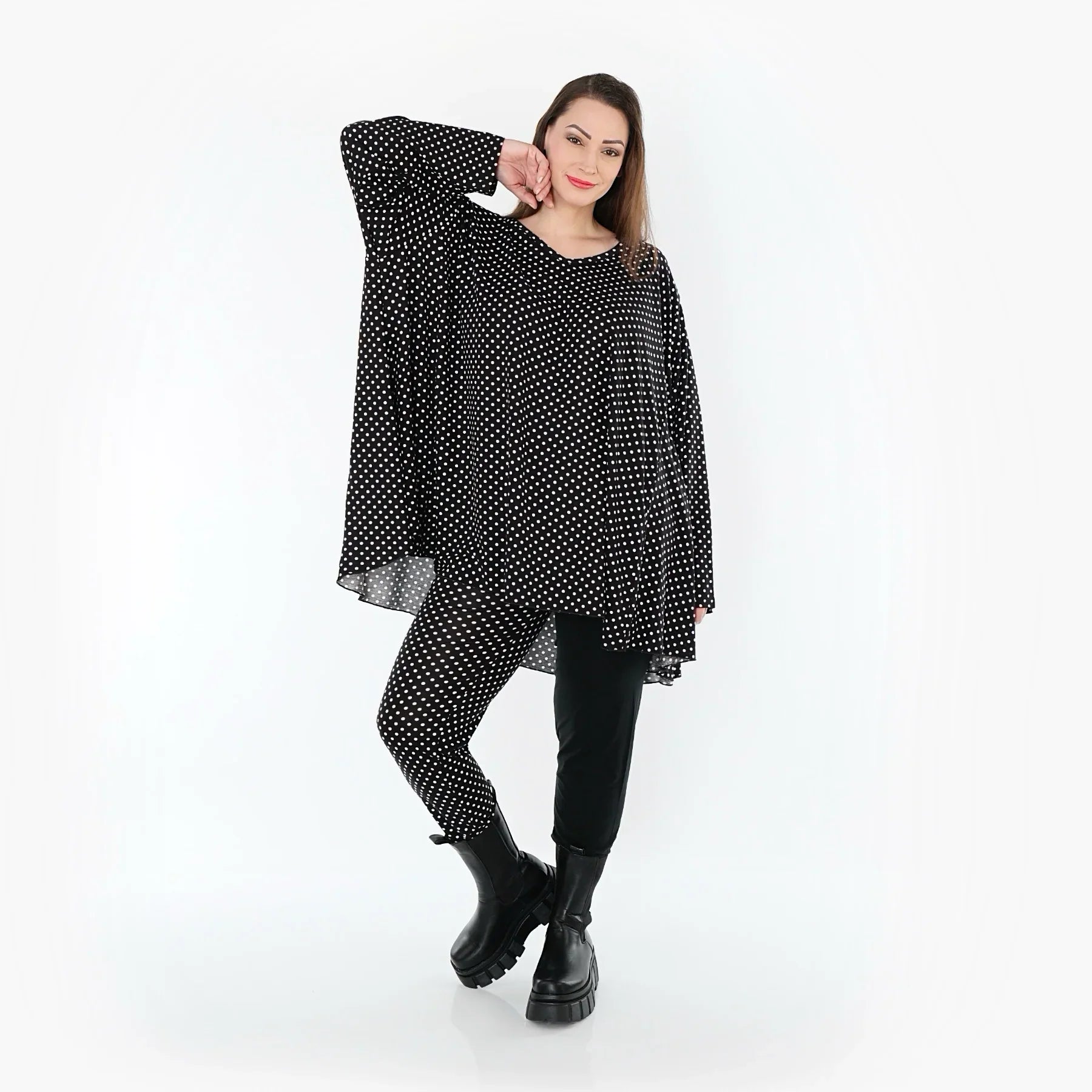 Chemise grande taille AKH Fashion 593, noire et blanche
