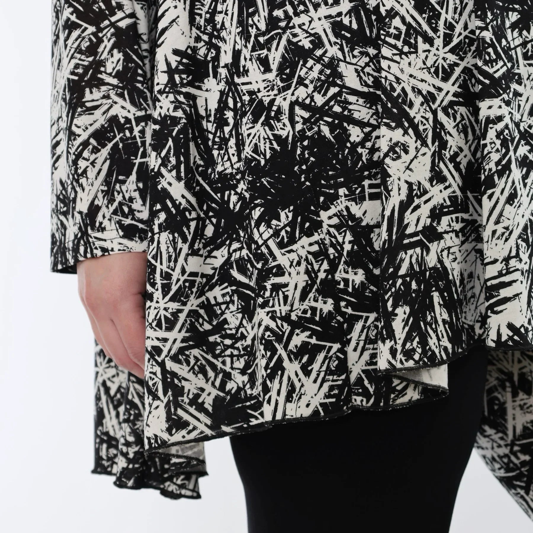 Chemise grande taille AKH Fashion 593, noire et blanche