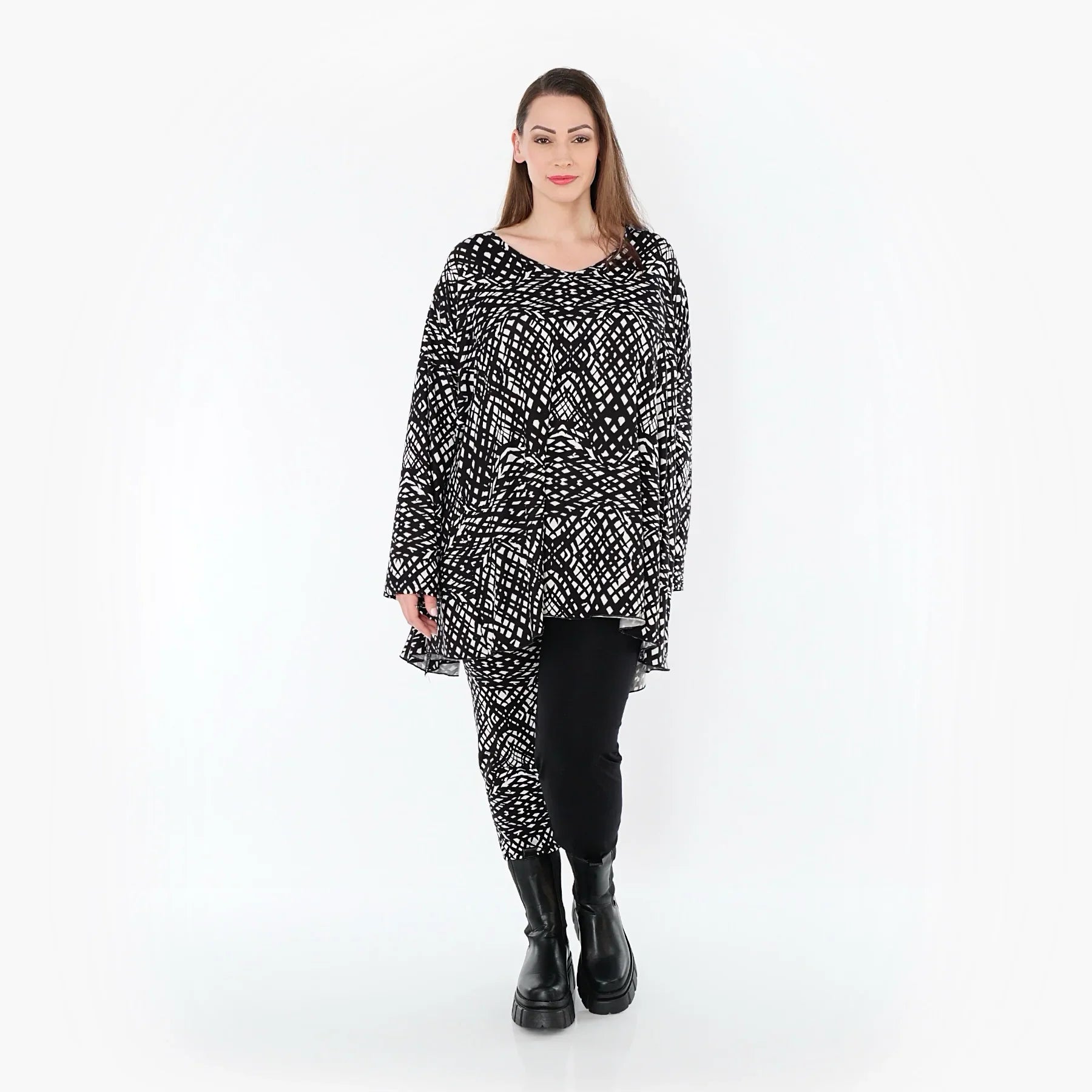 Chemise grande taille AKH Fashion 593, noire et blanche